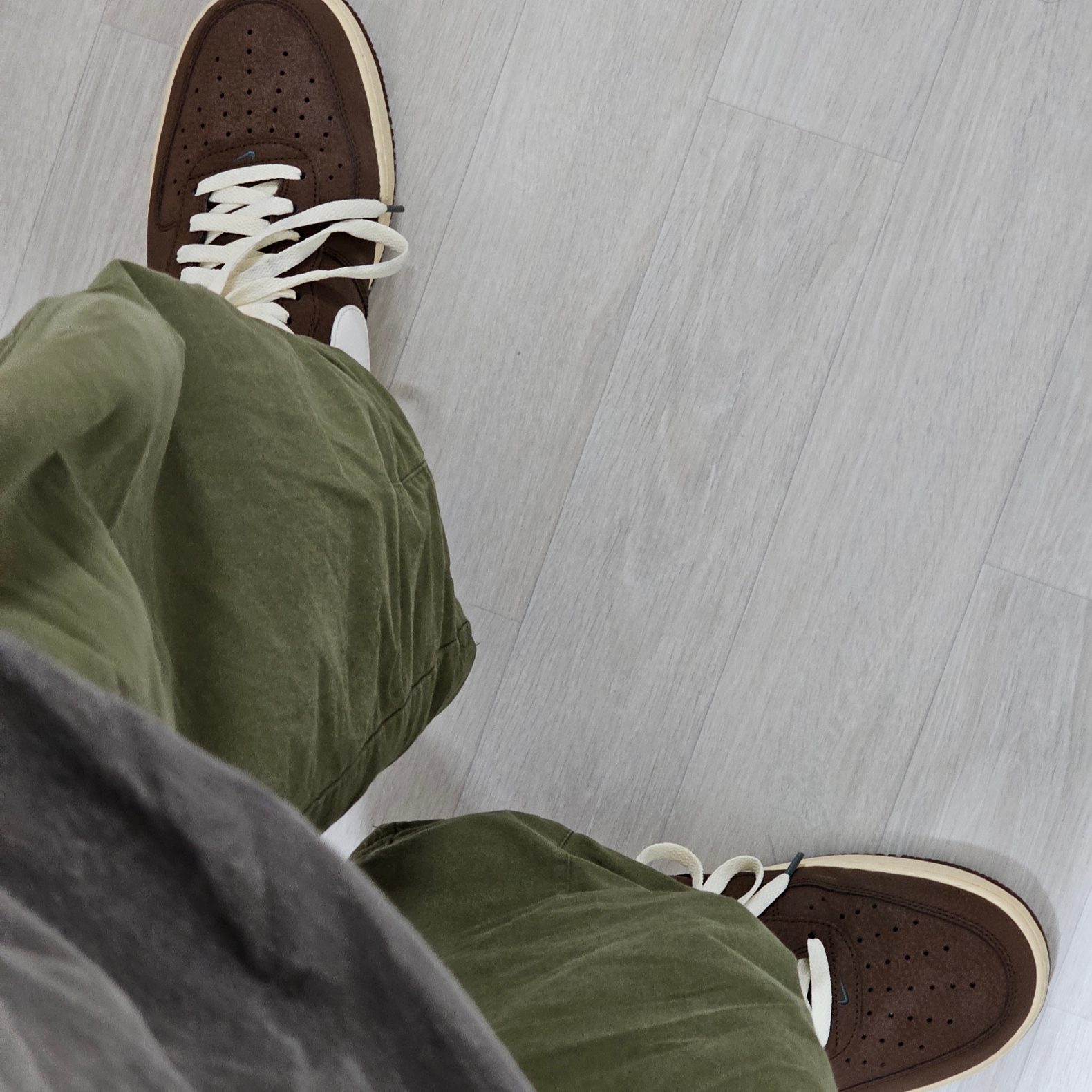 Nike Air Force 1 '07 Cacao Wow Coconut Milk 착용 스타일