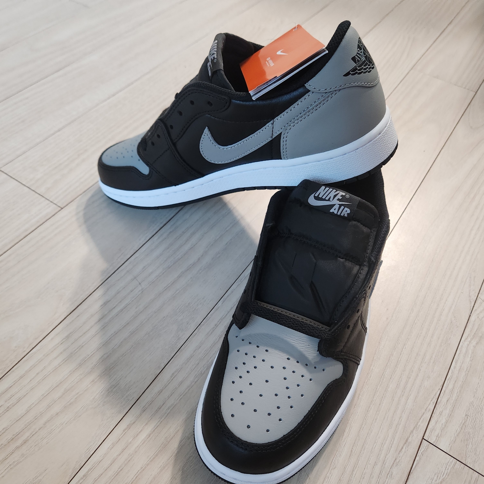 Jordan 1 Retro Low OG Shadow 착용 스타일 - 1