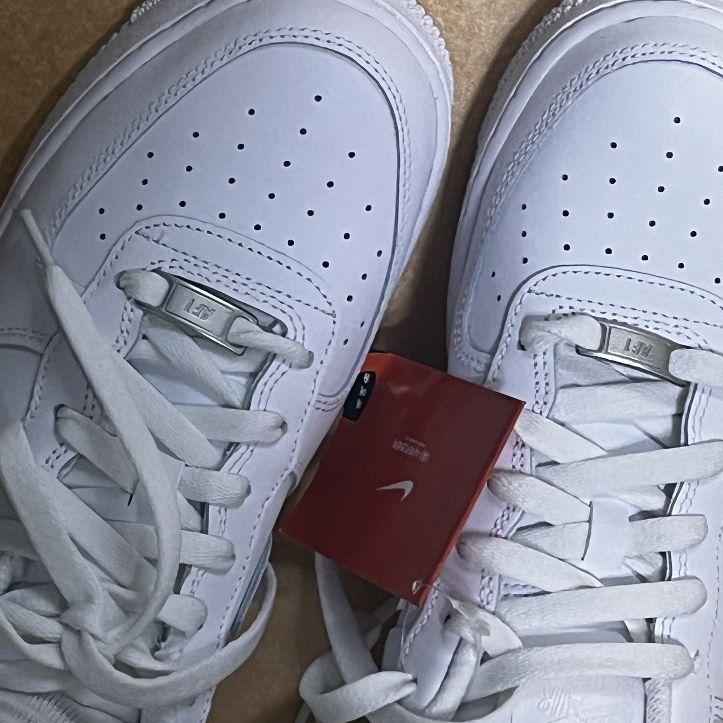 (GS) Nike Air Force 1 LE White 착용 스타일