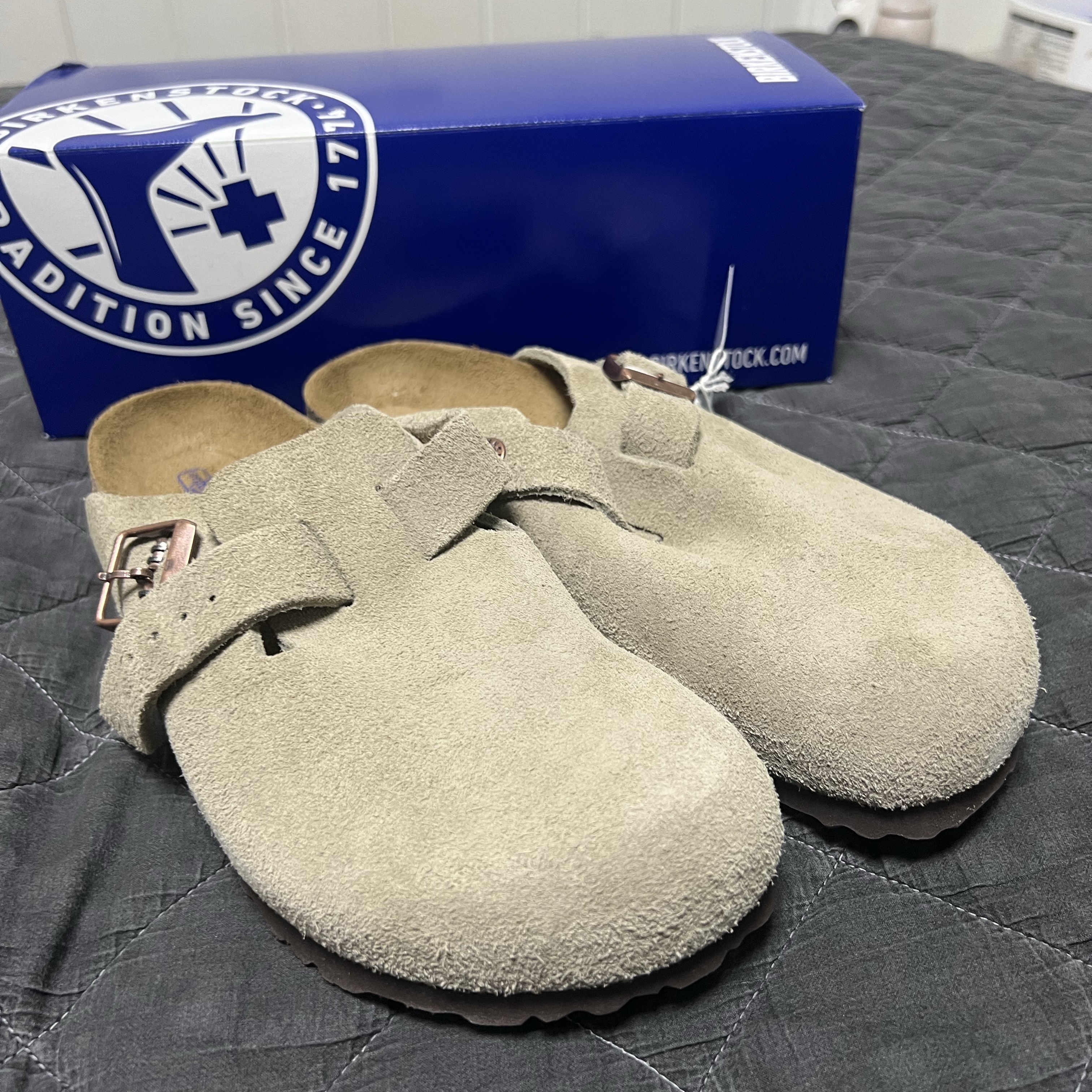 Birkenstock Boston Soft Footbed Taupe - Narrow 착용 스타일