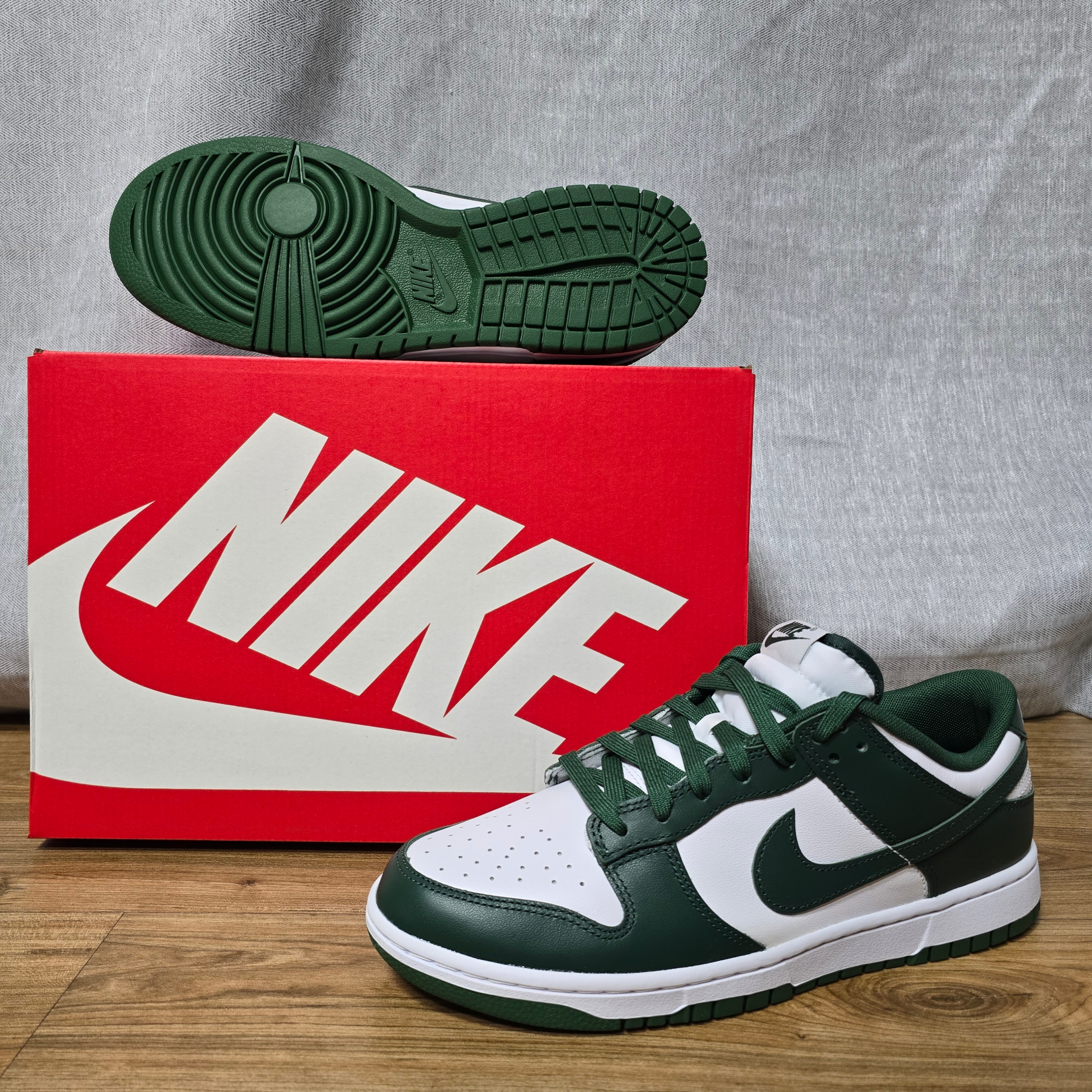 Nike Dunk Low Retro Varsity Green 착용 스타일