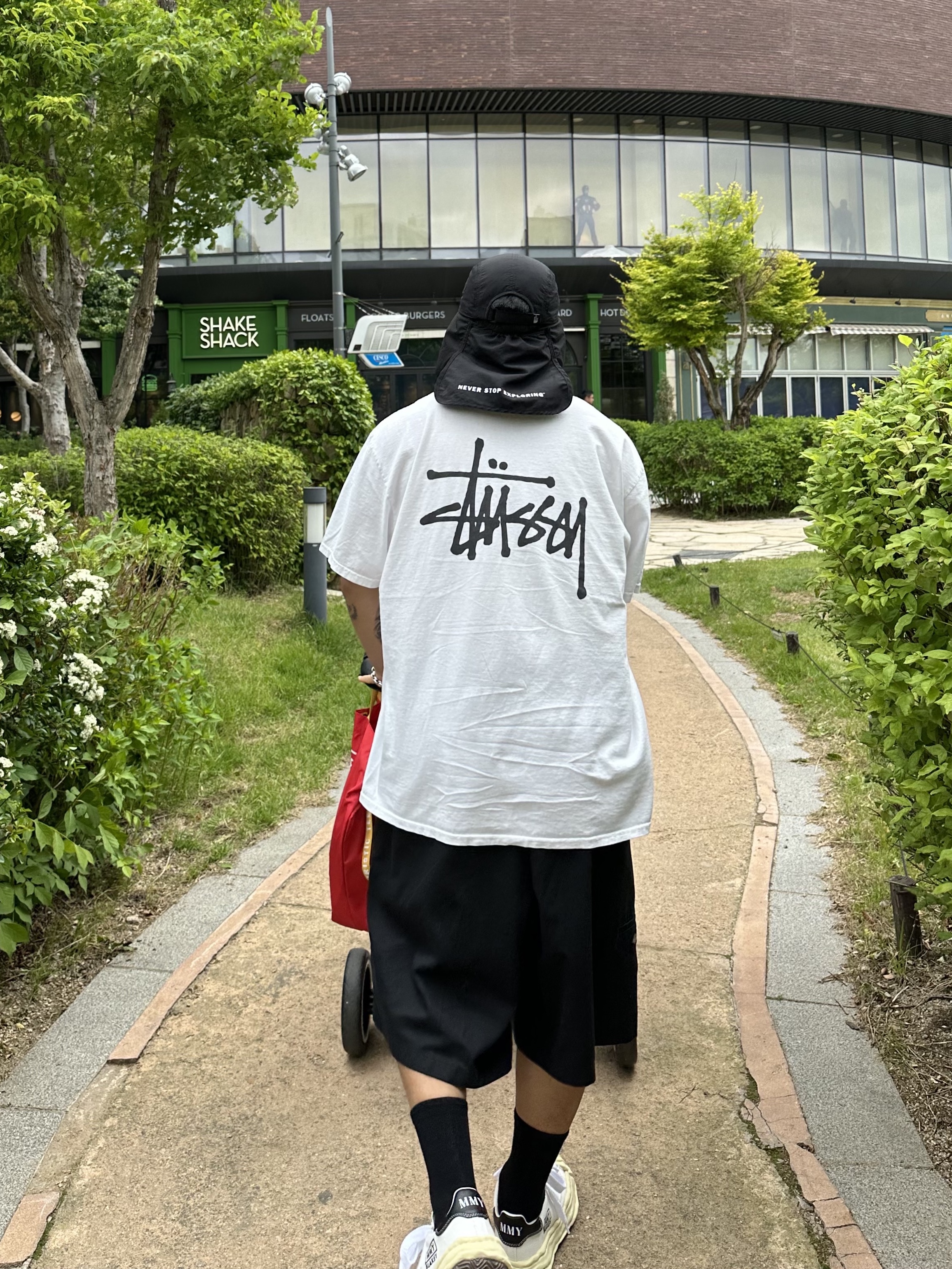 Maison Mihara Yasuhiro Blakey VL OG Sole Canvas Low-top Sneakers White, Stussy Basic Stussy Pigment Dyed T-Shirt Natural 2023 착용 스타일 - 2