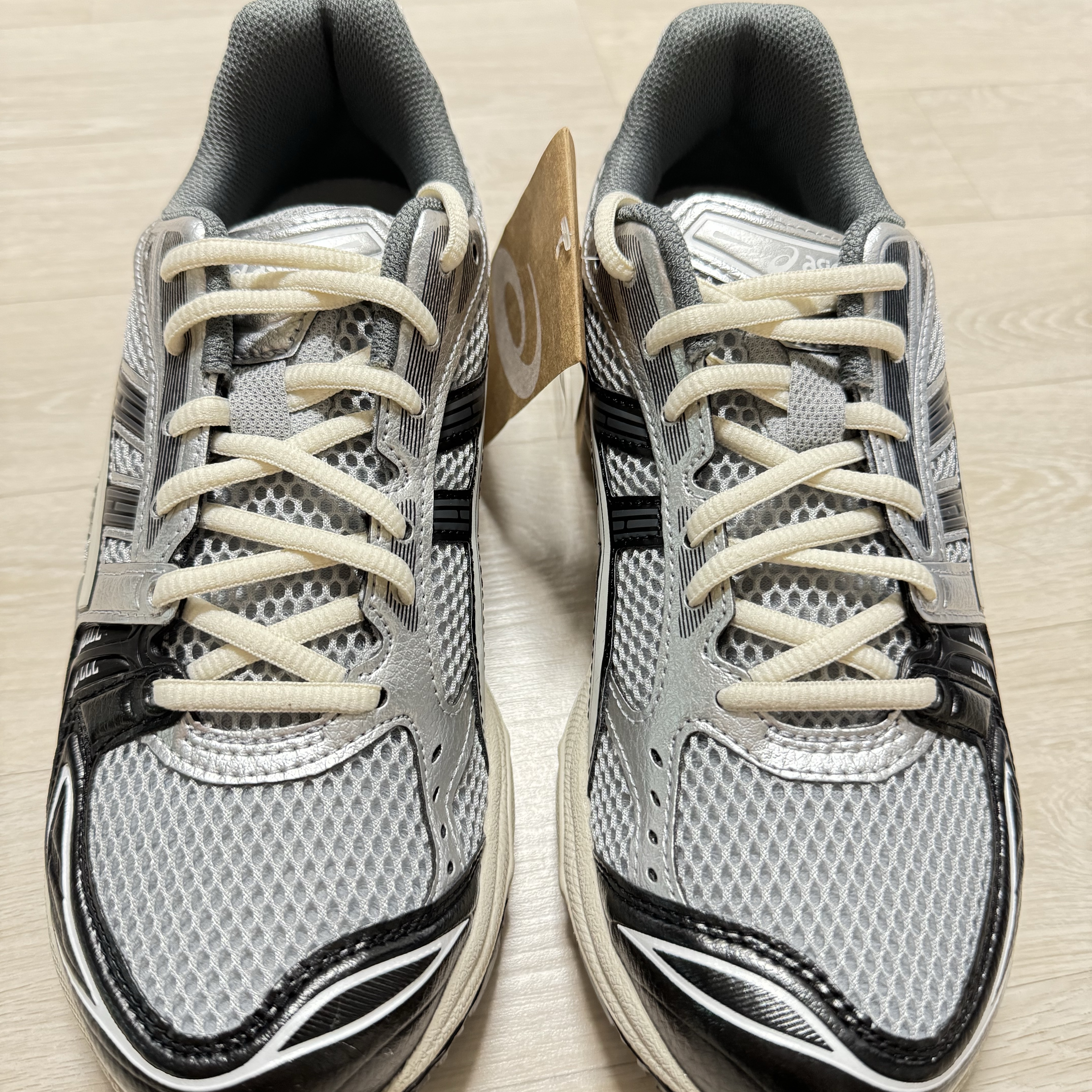 Asics Gel-Kayano 14 Black Glacier Grey 착용 스타일 - 2