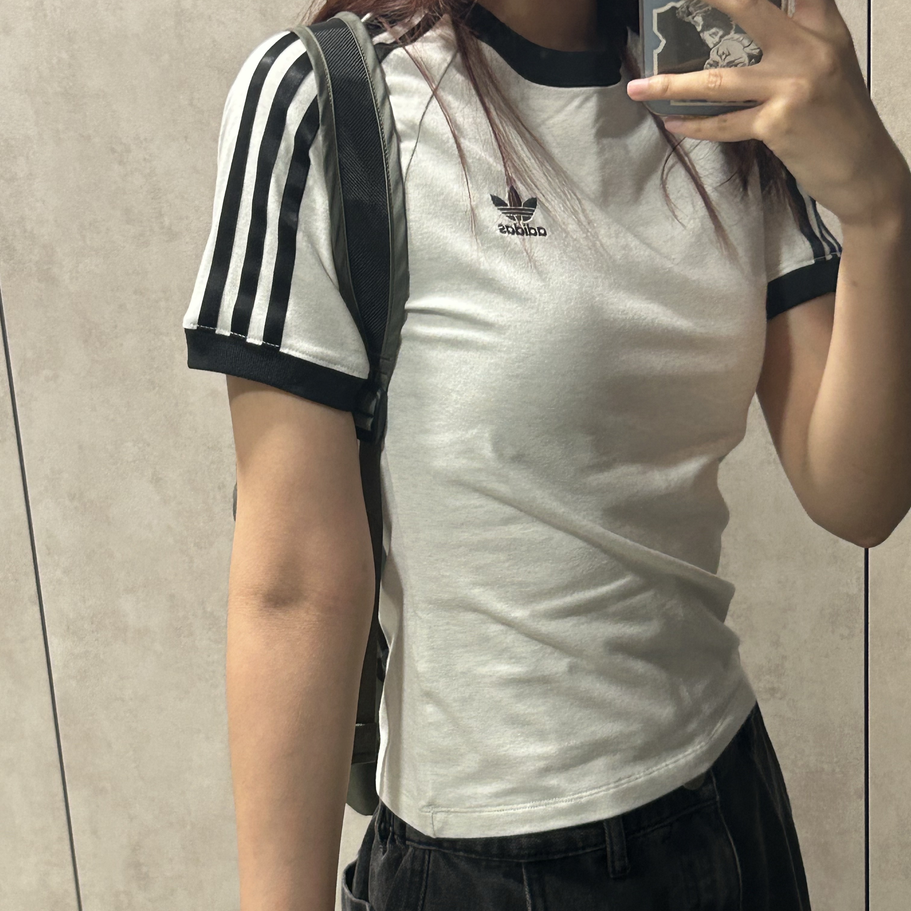 (W) Adidas 3-Stripes Slim Raglan T-Shirt White Melange - KR Sizing, Human Made Military Card Case Red 착용 스타일 - 1