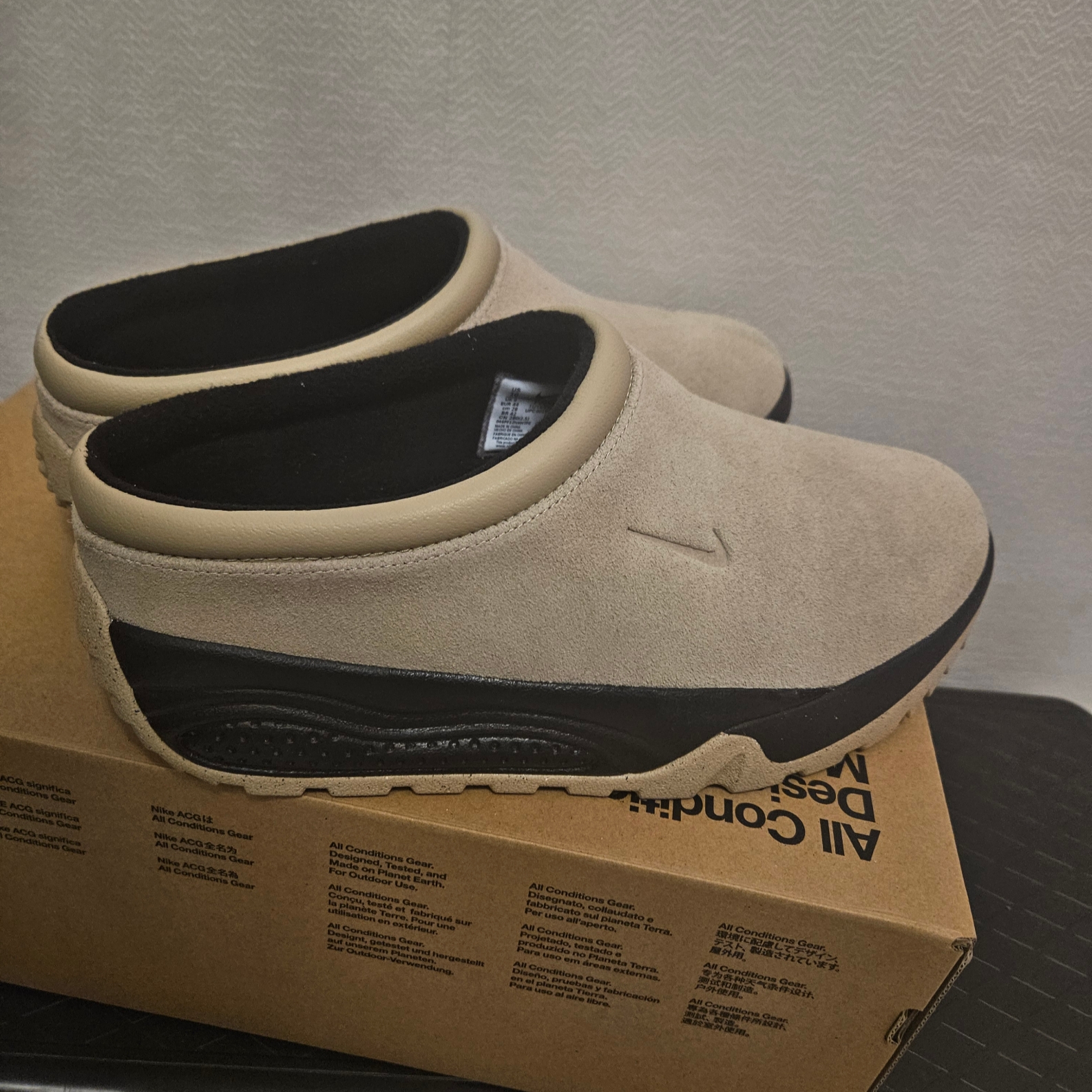 Nike ACG Rufus Limestone and Black 착용 스타일