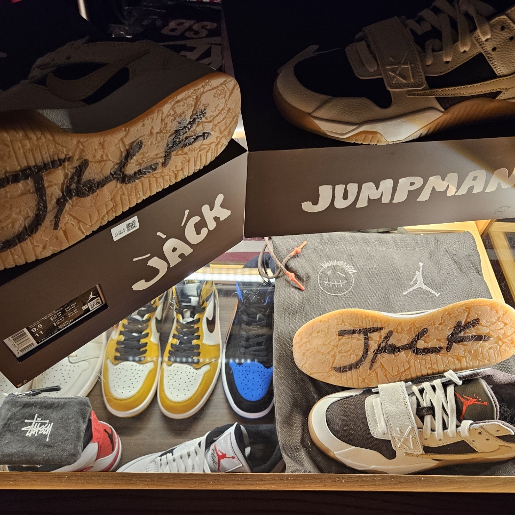 Jordan x Travis Scott Jumpman Jack TR Sail and Dark Mocha 착용 스타일 - 3