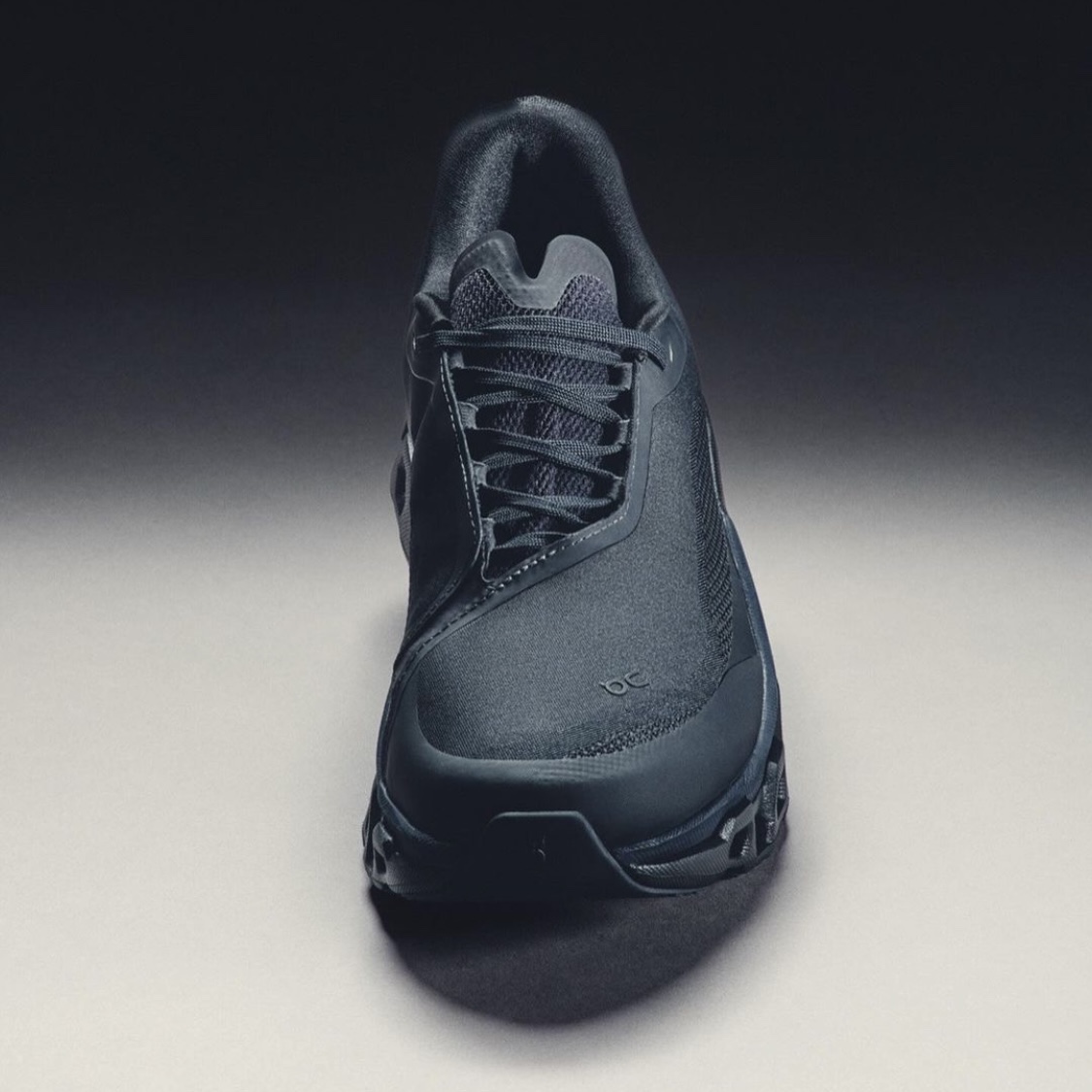 On Running x Post Archive Faction (Paf) Cloudmonster 2 Moondust Chalk, On Running x Post Archive Faction (Paf) Cloudmonster 2 Black Magnet 착용 스타일 - 3