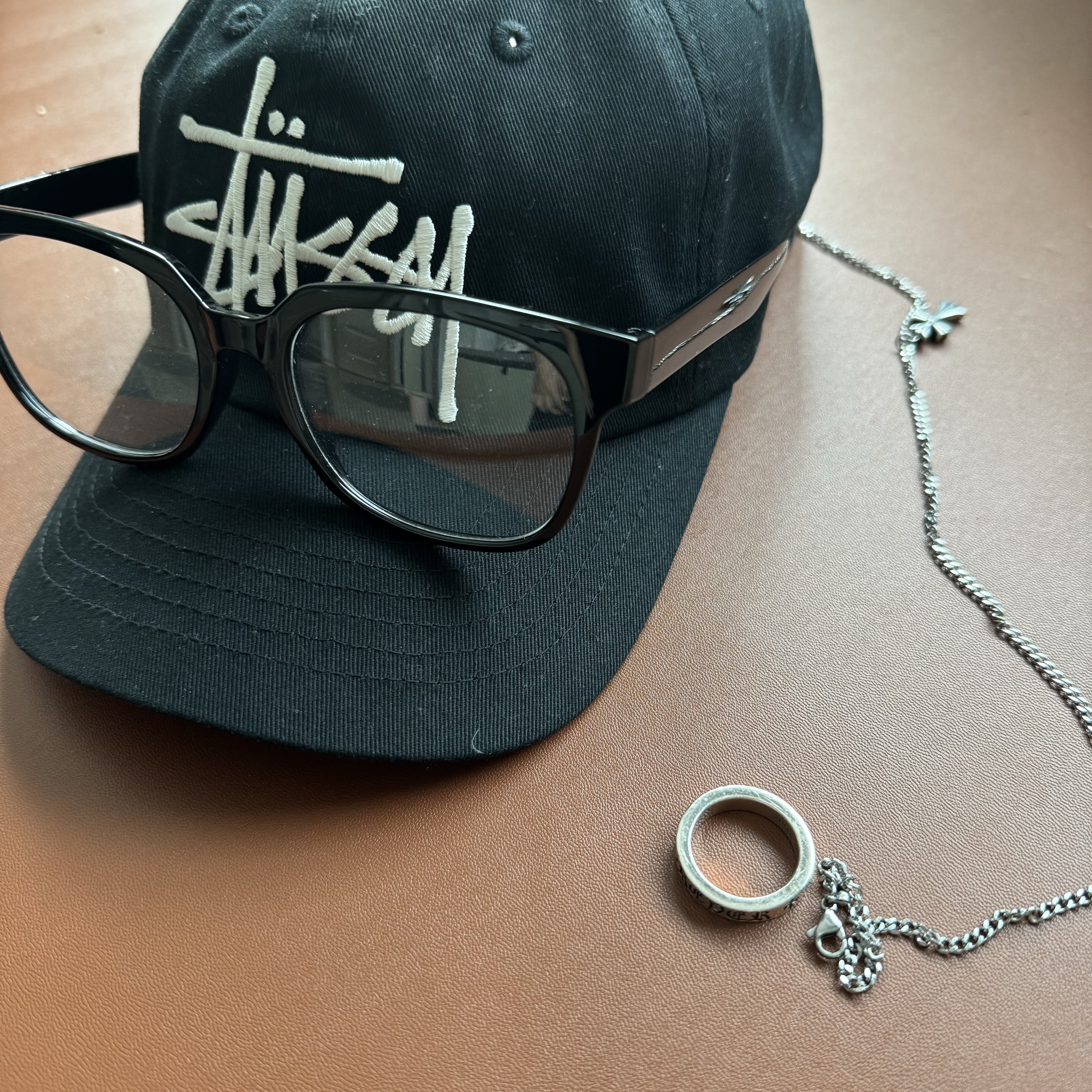 Stussy Low Profile Big Basic Snapback Anthracite 착용 스타일