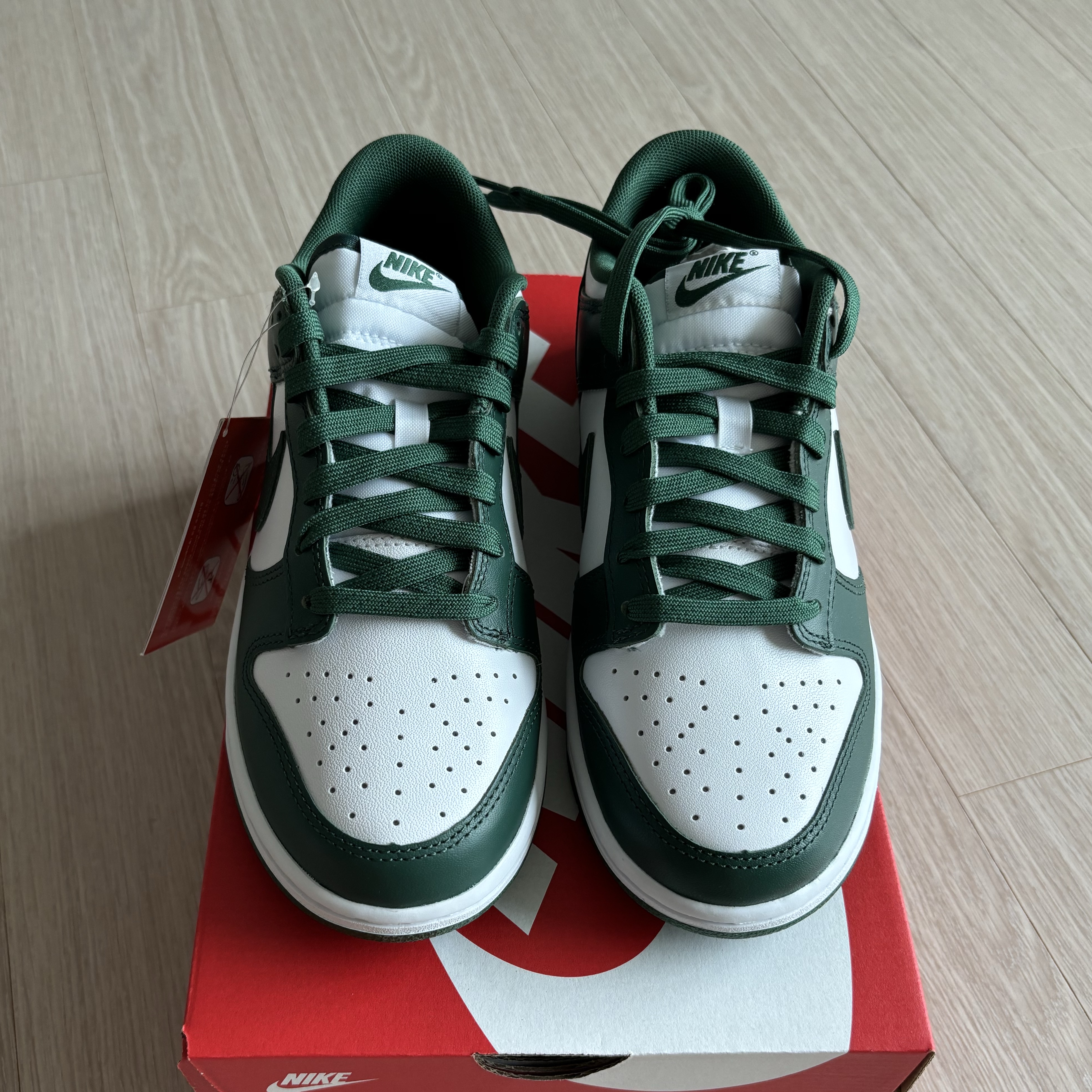 Nike Dunk Low Retro Varsity Green, Supreme Washed Chino Twill Camp Cap Pine Green - 23FW 착용 스타일 - 4