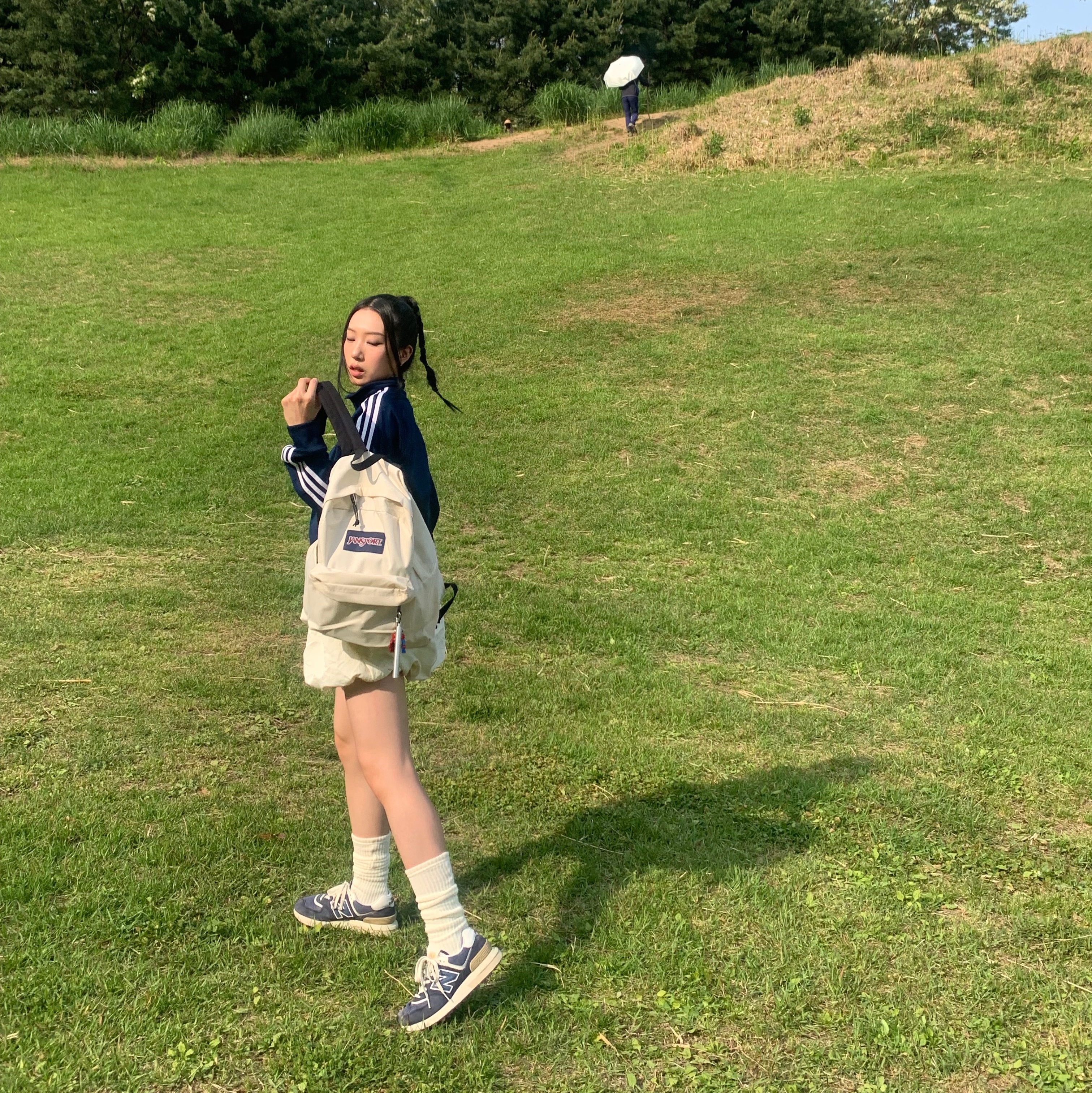 Jansport Right Pack Backpack Soft Tan, Jansport Half Pint Mini Backpack Coconut 착용 스타일 - 3