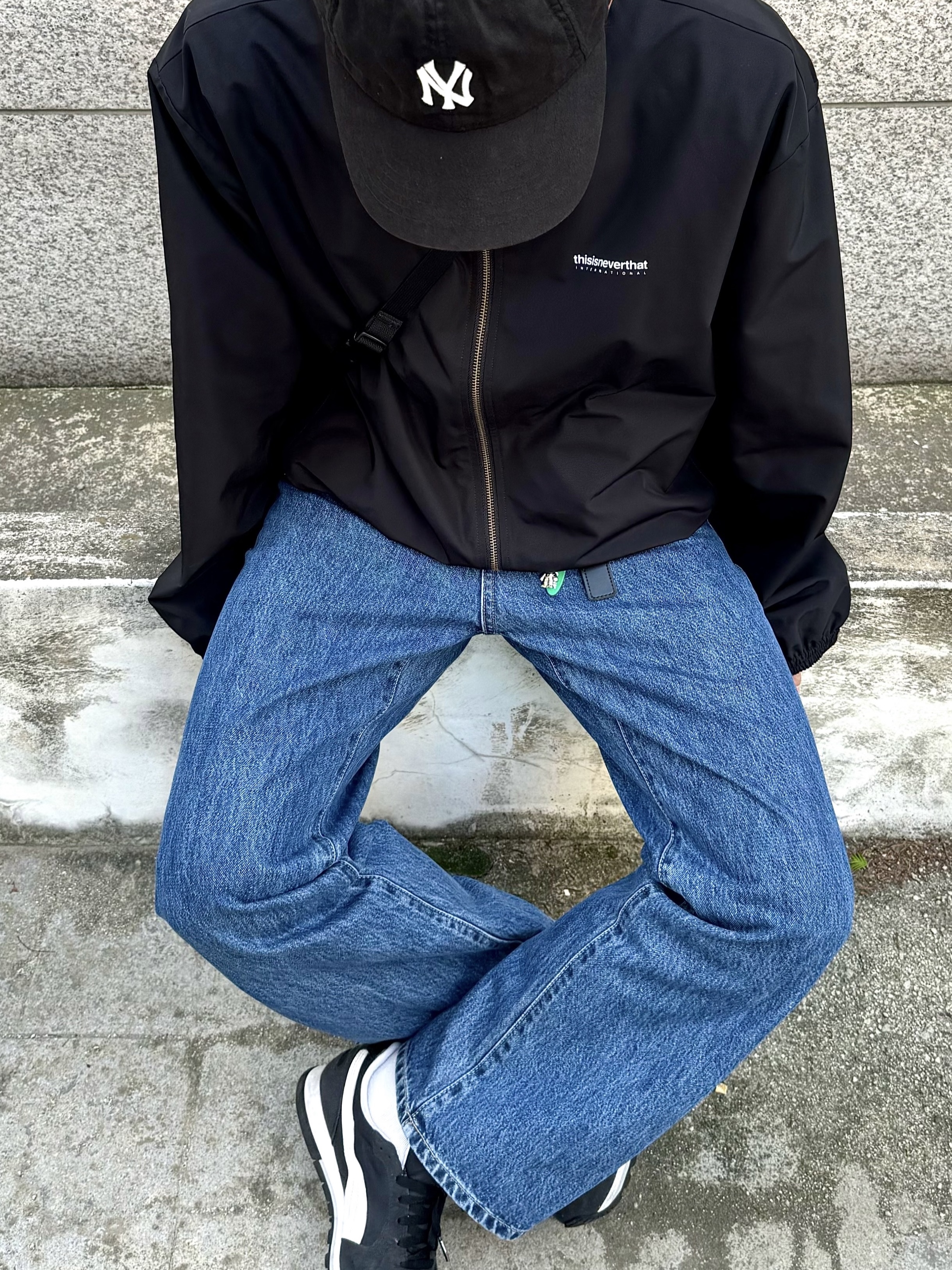 Thisisneverthat Intl. Team Jacket Black 착용 스타일 - 1