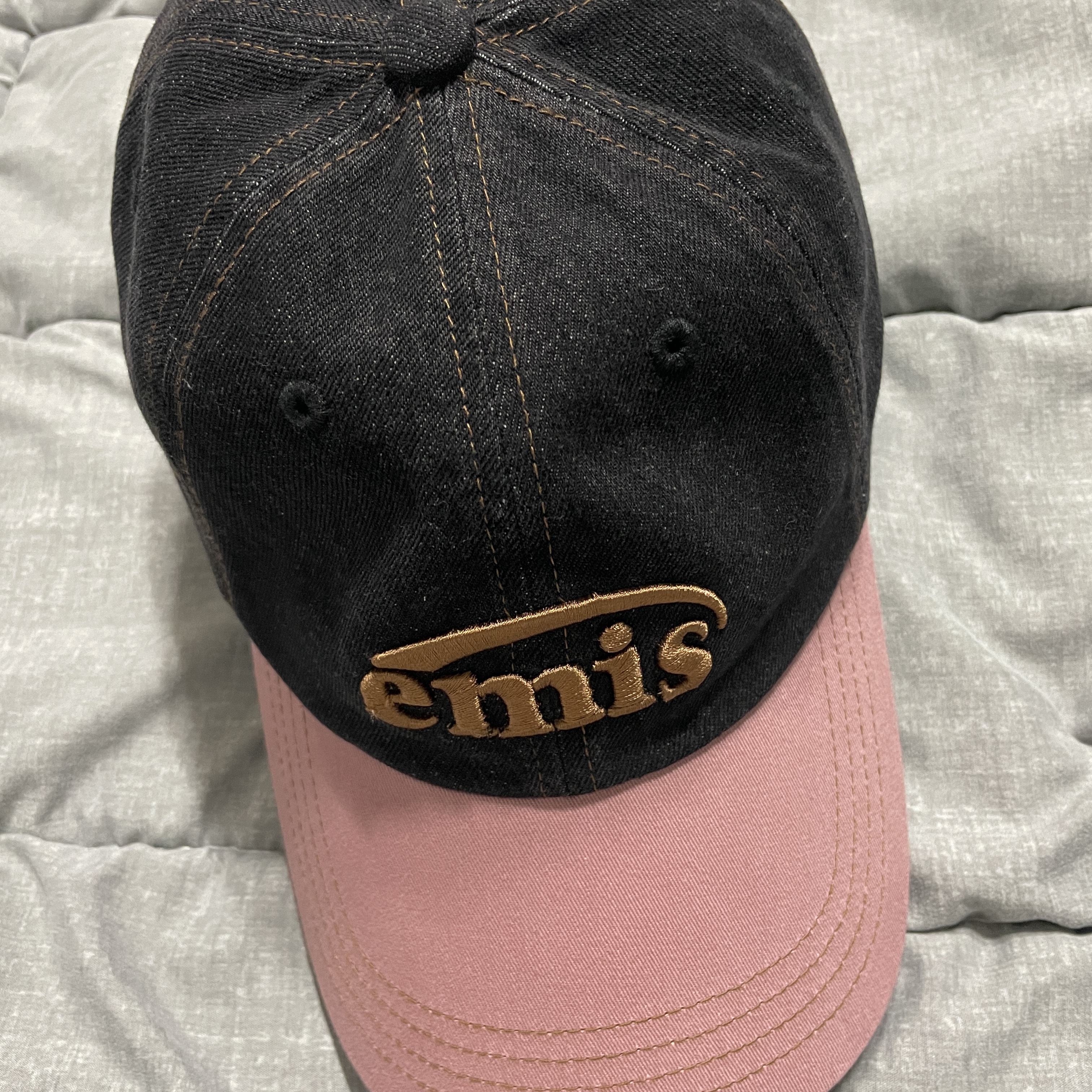 Emis Washed Denim Ball Cap Gray Pink 착용 스타일