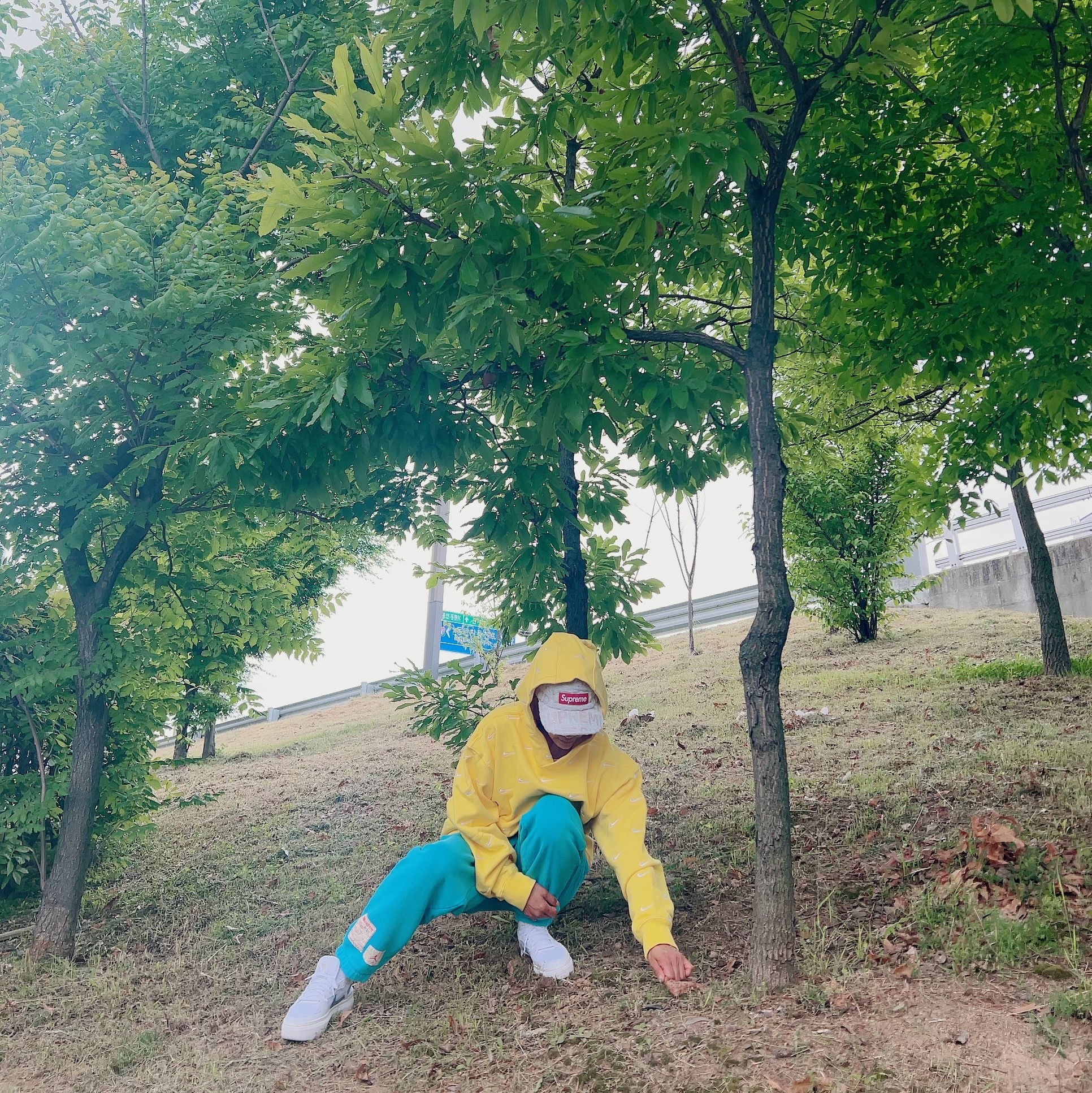 Jordan x Union Fleece Pants Equater Blue - Asia, Nike NRG Swoosh Logo Hoodie Chrome Yellow 착용 스타일