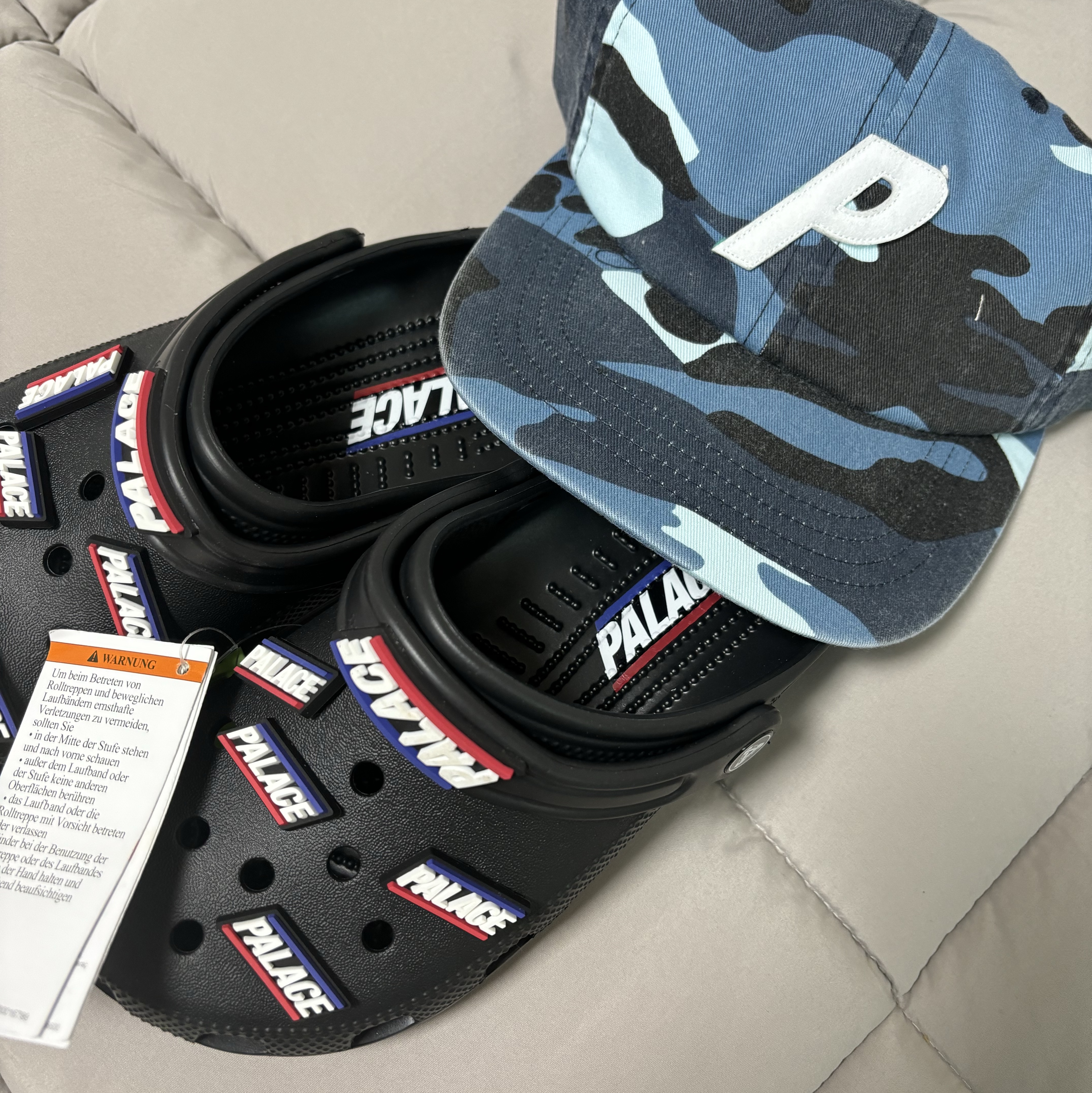 Crocs x Palace Classic Clog Black, Palace P 6-Panel Washed Navy Camo - 24SS 착용 스타일