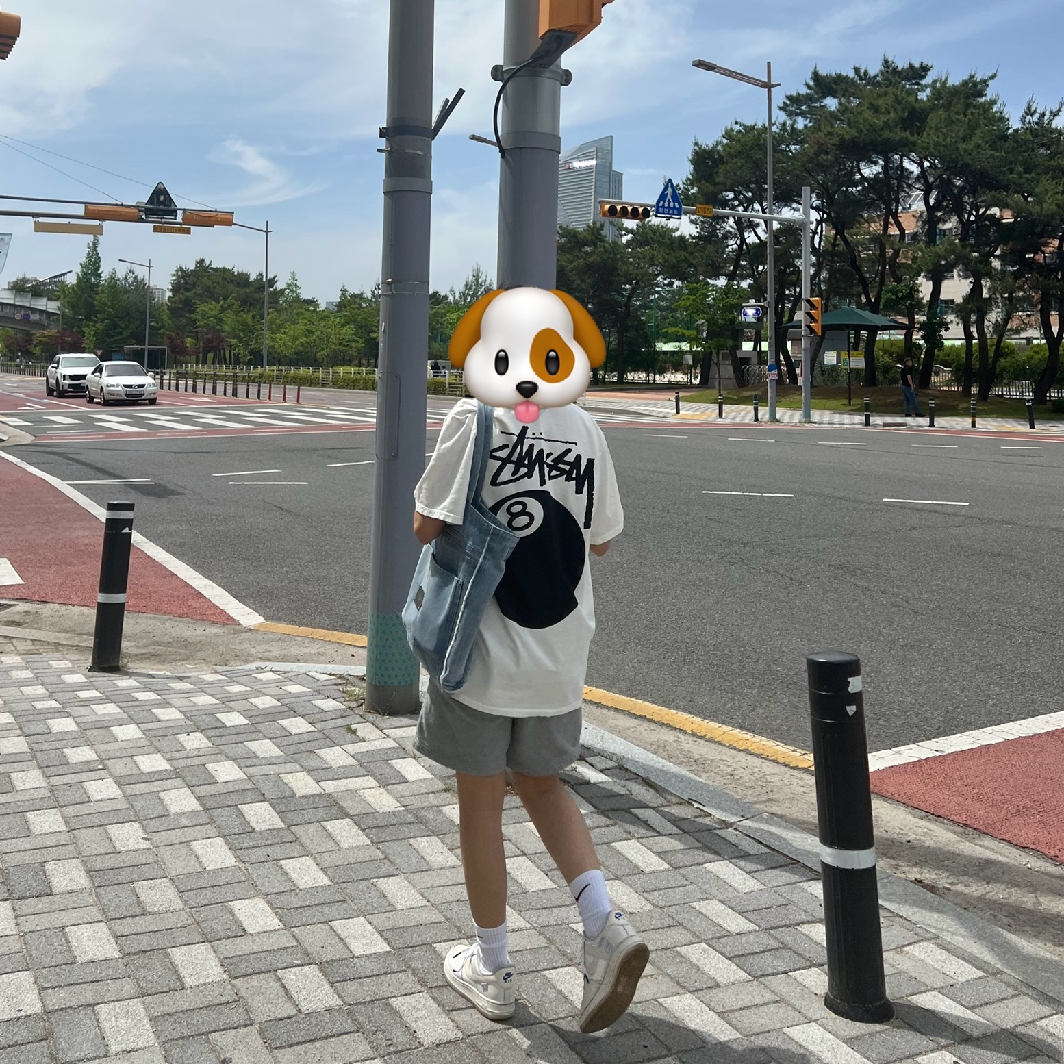 Stussy 8 Ball Pigment Dyed T-Shirt Natural, (W) Nike Air Force 1 '07 LX Game Royal Sail 착용 스타일