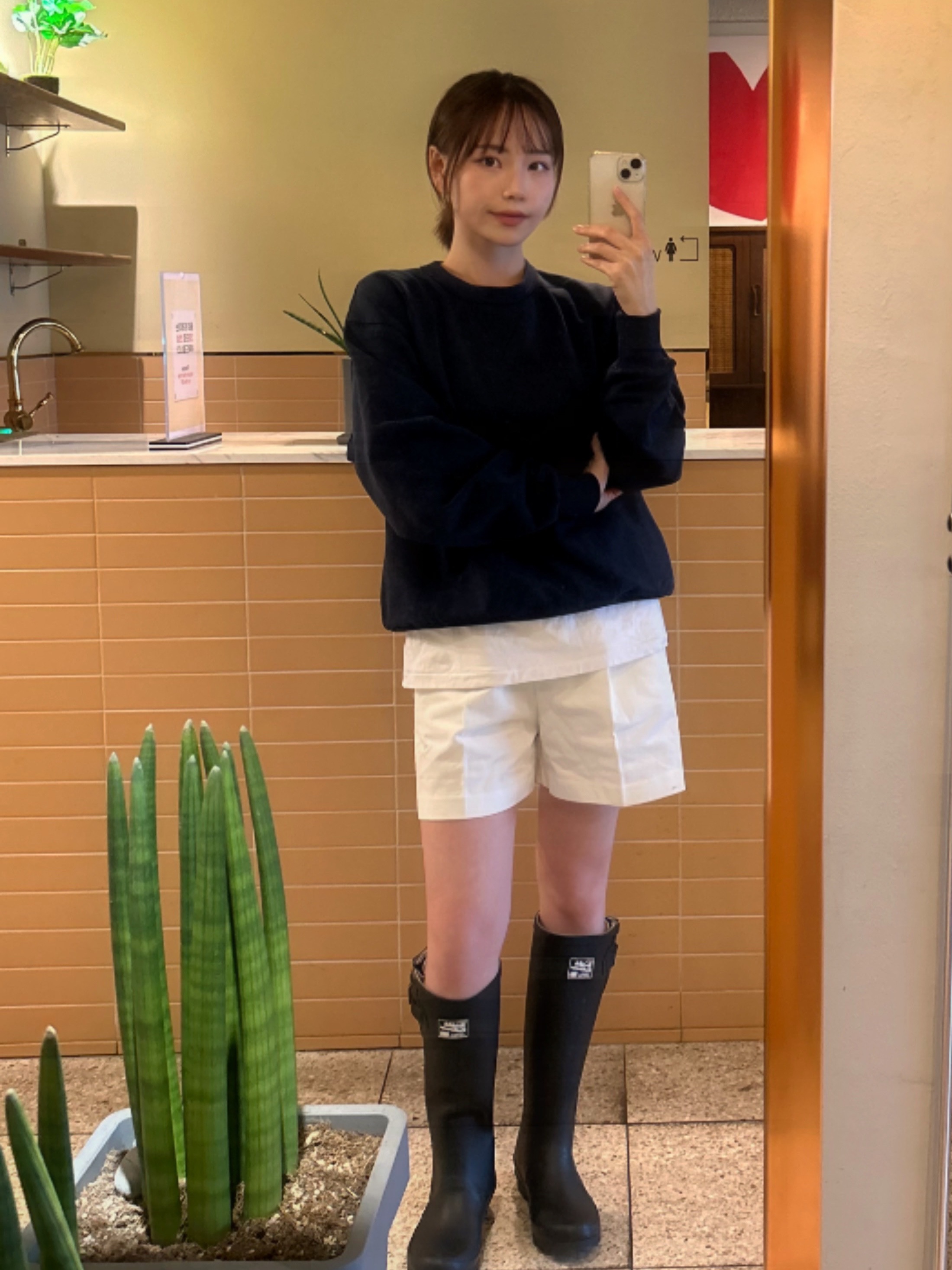 (W) Rockfishweatherwear Original Long Rain Boots Black 착용 스타일