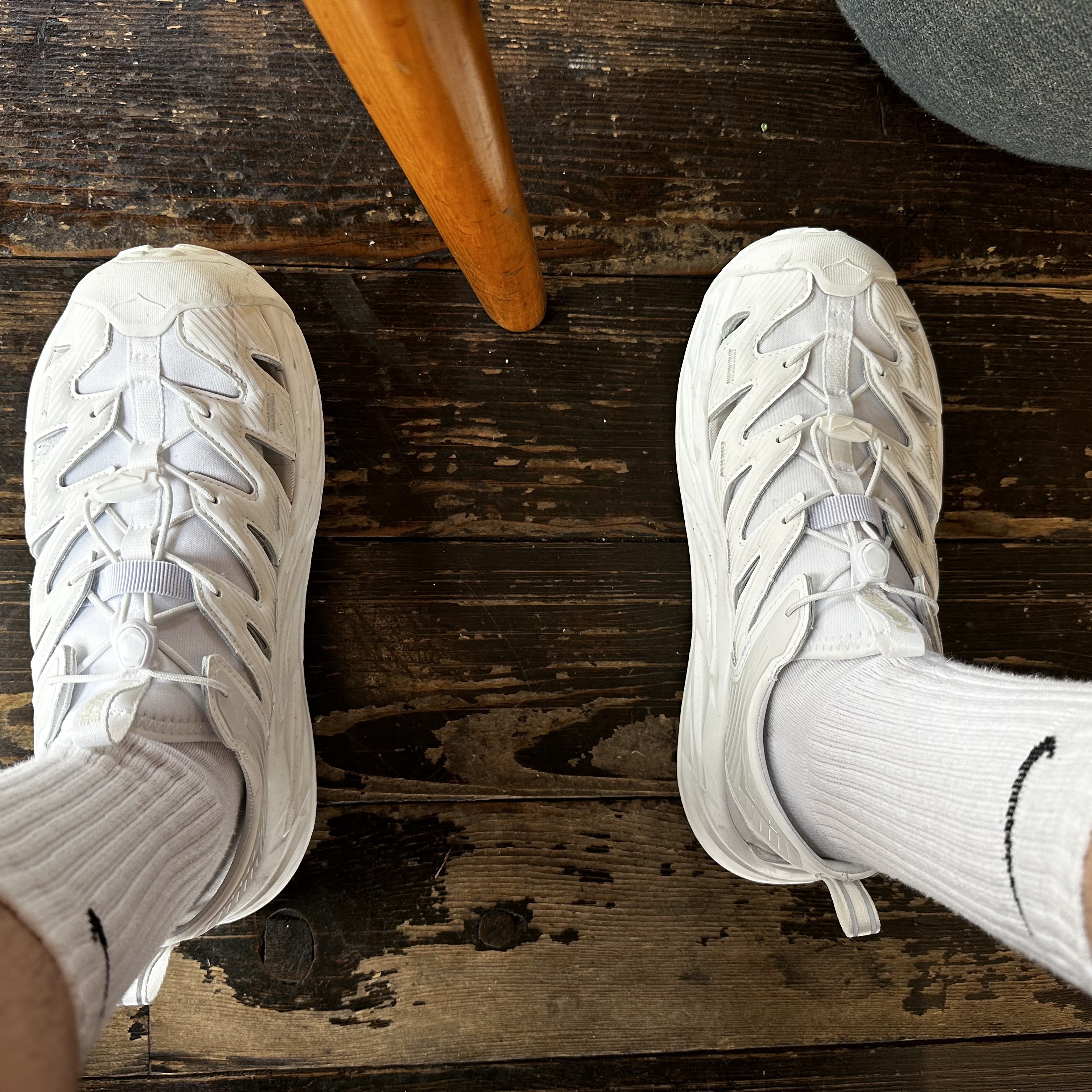 Hoka Hopara White 착용 스타일