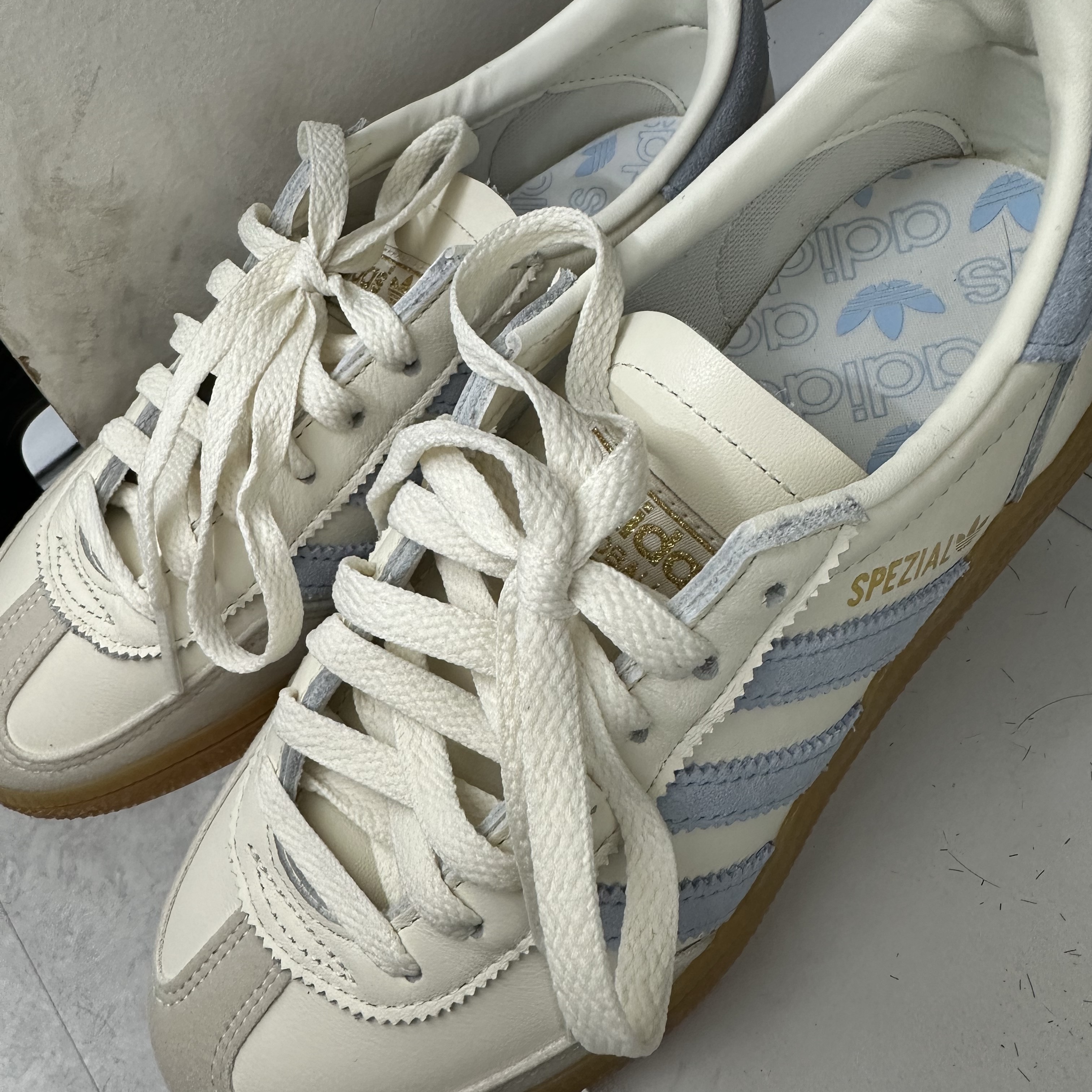 Adidas Spezial Handball Shadow Brown Aluminium 착용 스타일