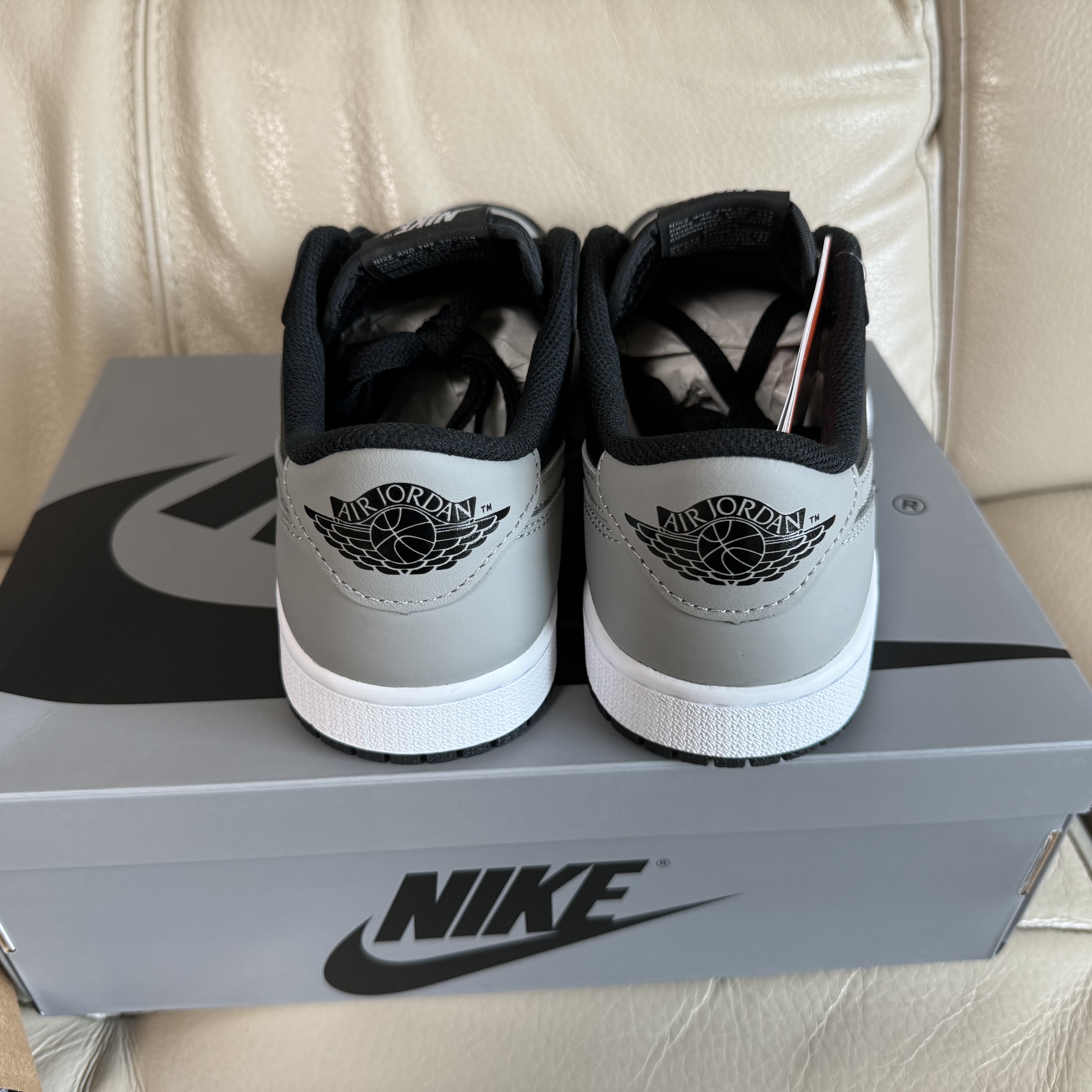 Jordan 1 Retro Low OG Shadow 착용 스타일 - 3