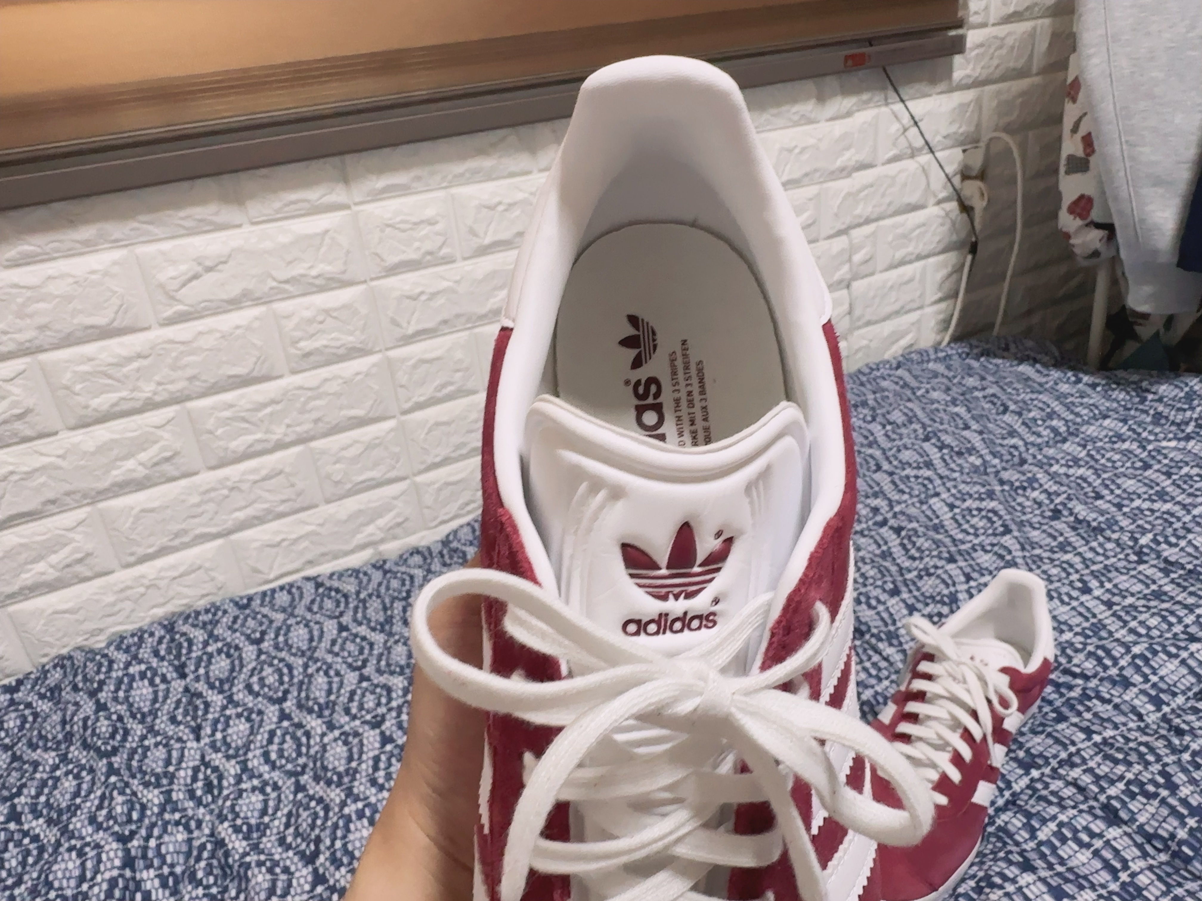 Adidas Gazelle Collegiate Burgundy 착용 스타일 - 6