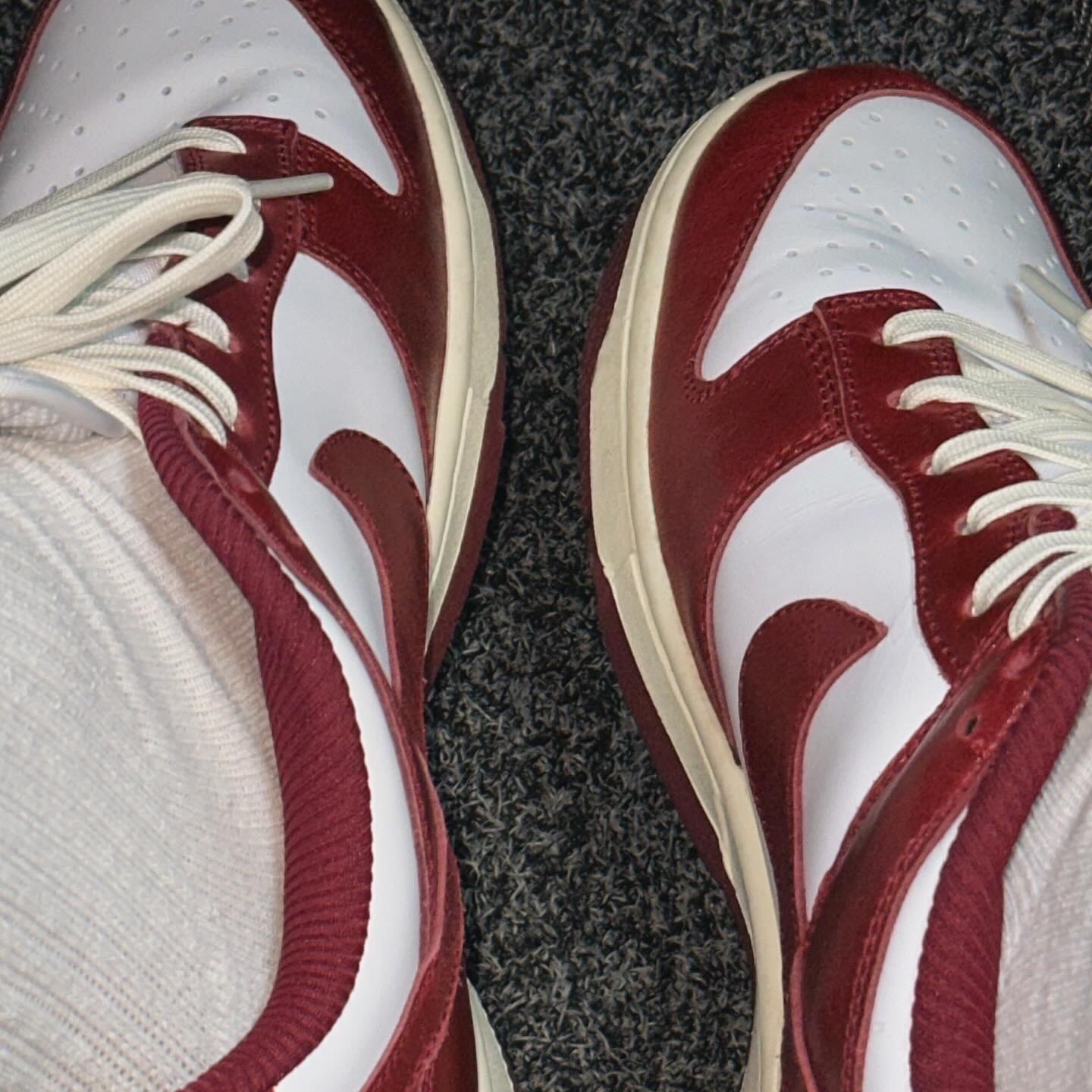(W) Nike Dunk Low Retro PRM Team Red and White 착용 스타일