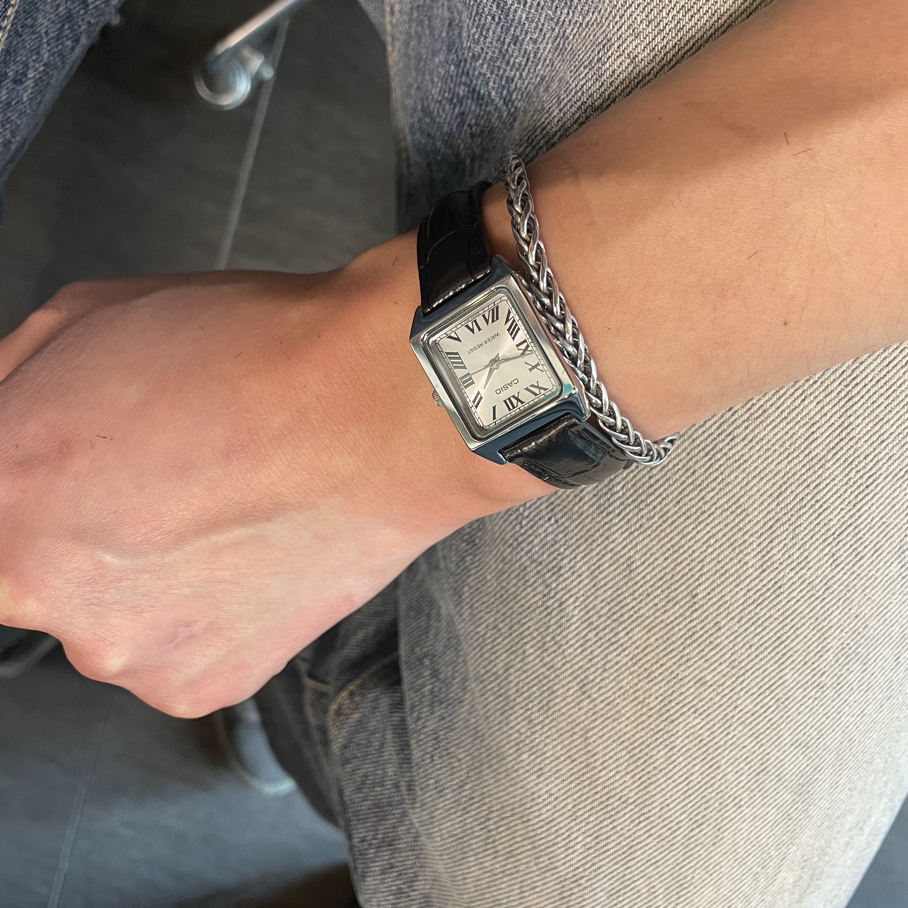 Casio LTP-V007L-7B1 착용 스타일