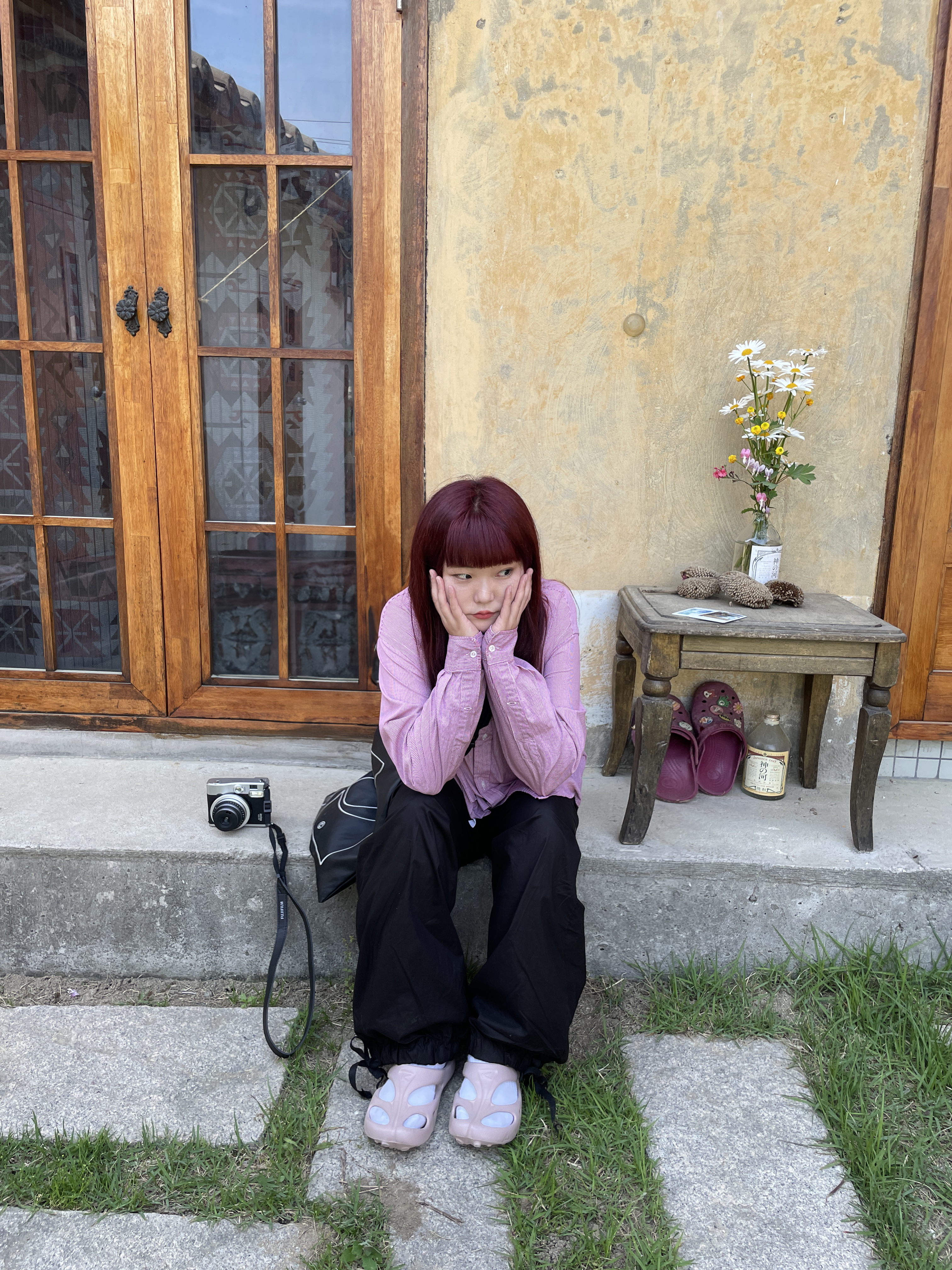 (W) Keen Shanti Fawn Merlot 착용 스타일 - 2