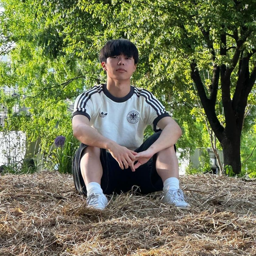 Adidas German Adicolor Classic 3-Stripes T-Shirt Off White - KR Sizing, Nike Air Force 1 '07 Low White 착용 스타일