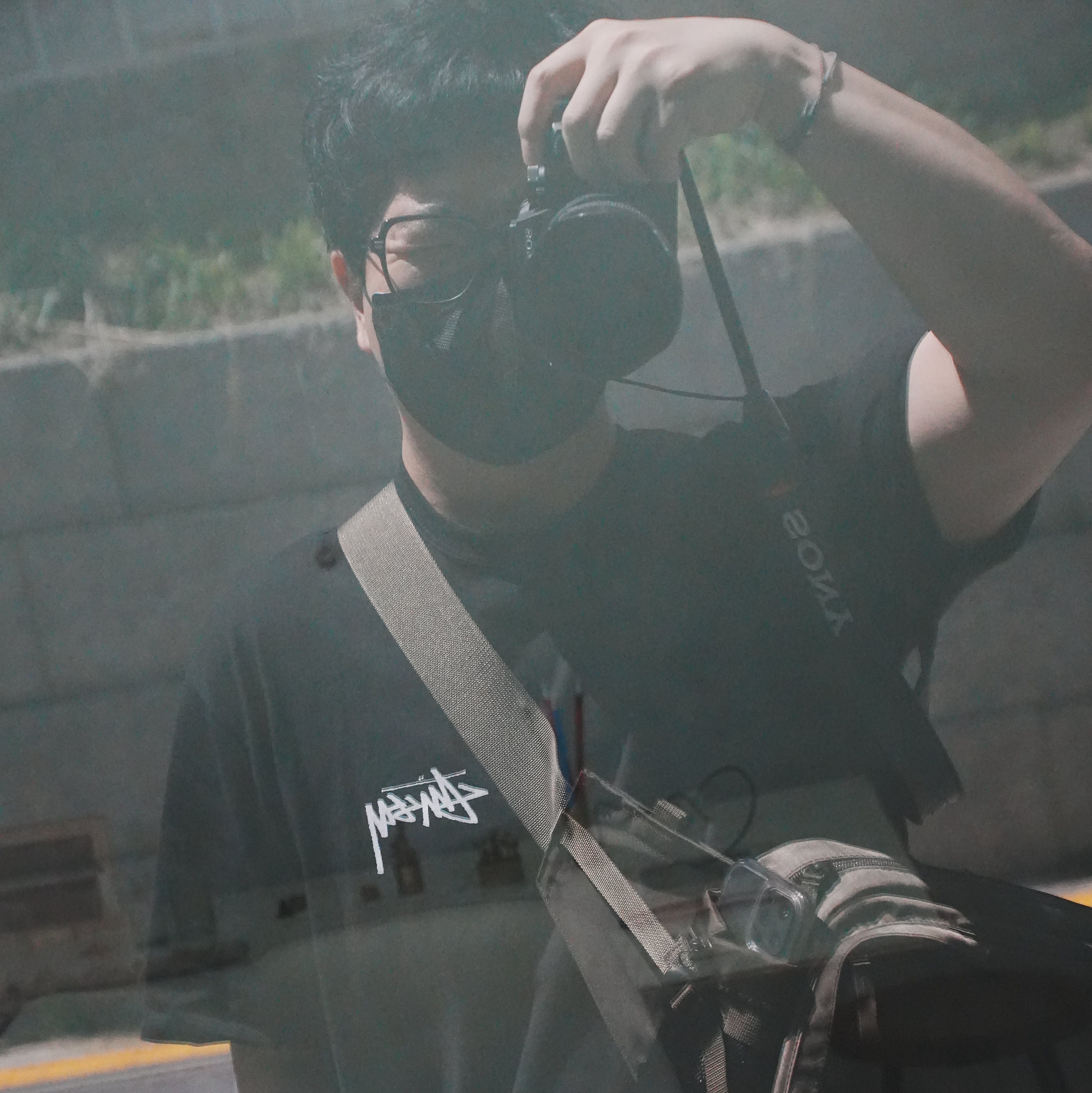 Stussy Diced Out T-Shirt Black, Porter POTR Ride Messenger Bag Olive Green 착용 스타일 - 1