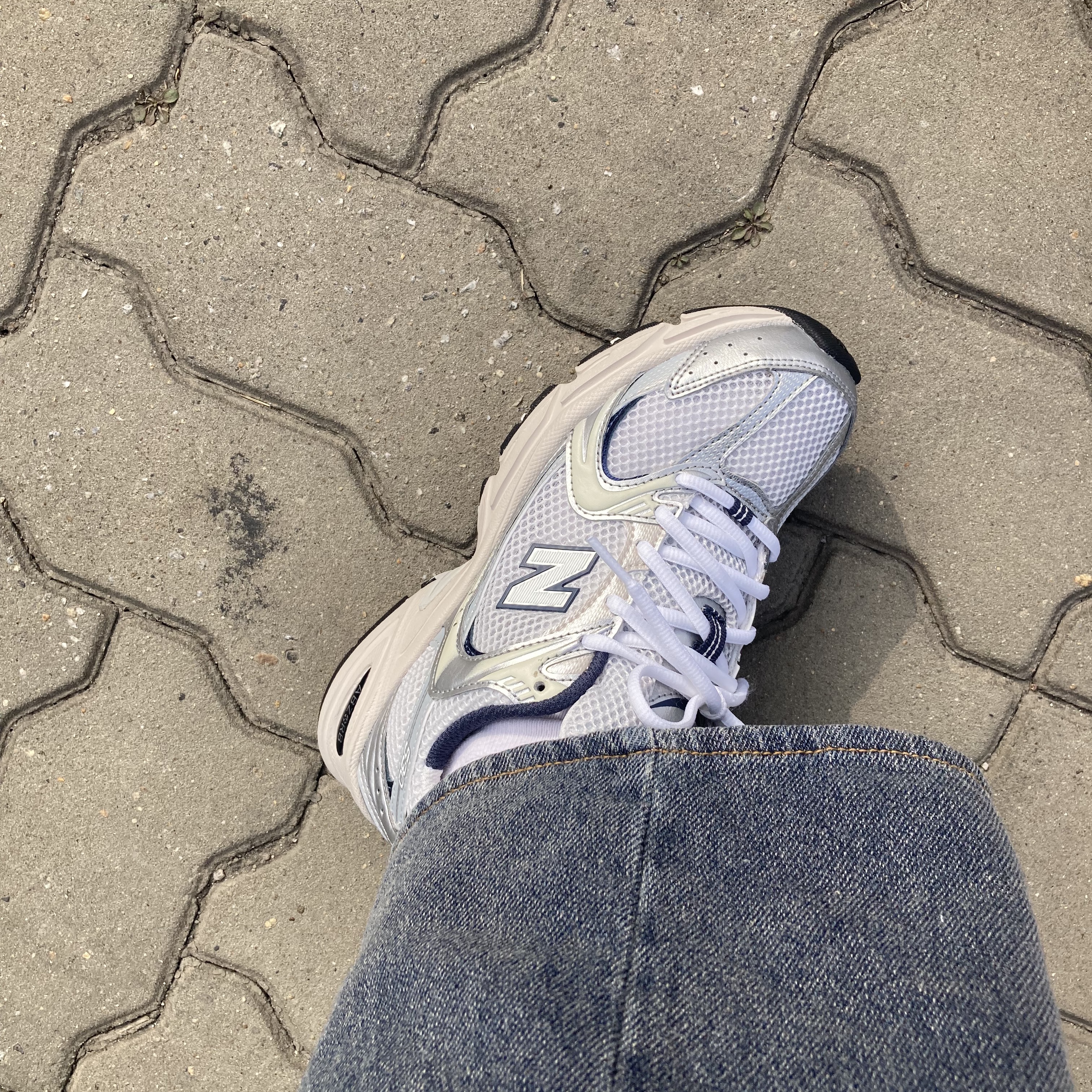 New Balance 530 Steel Grey 착용 스타일