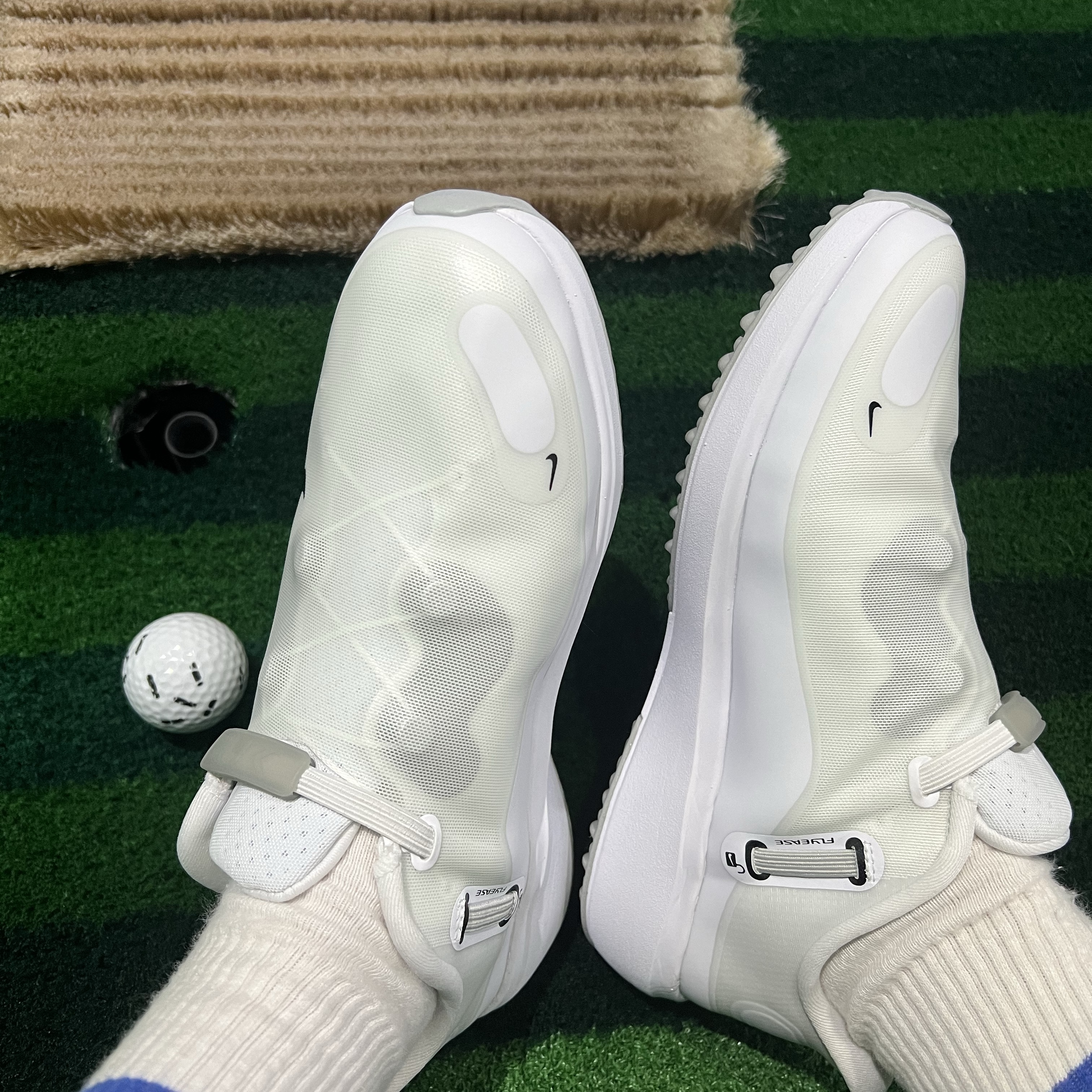 (W) Nike React Golf Ace Tour Wide White 착용 스타일