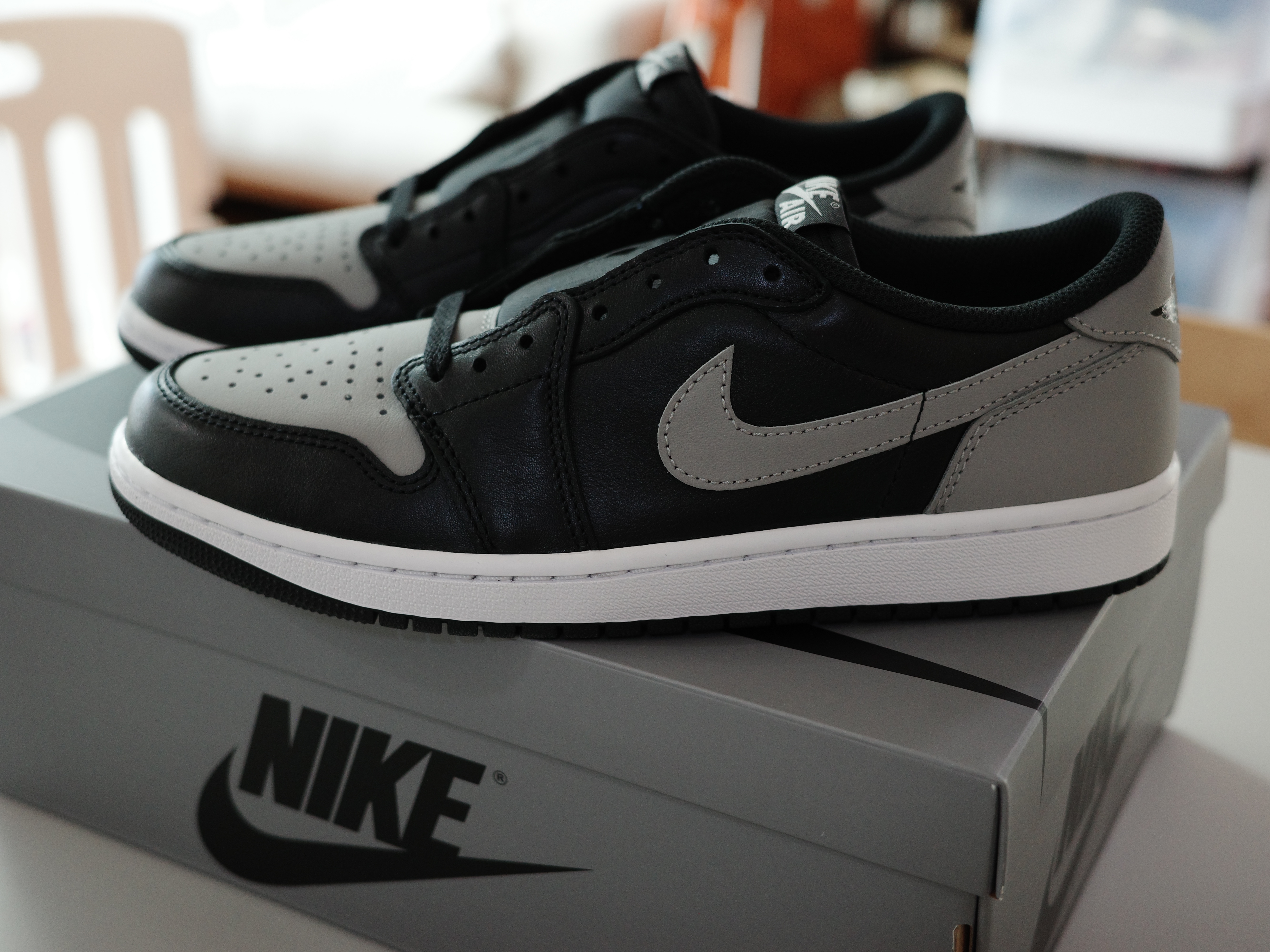 Jordan 1 Retro Low OG Shadow 착용 스타일 - 1