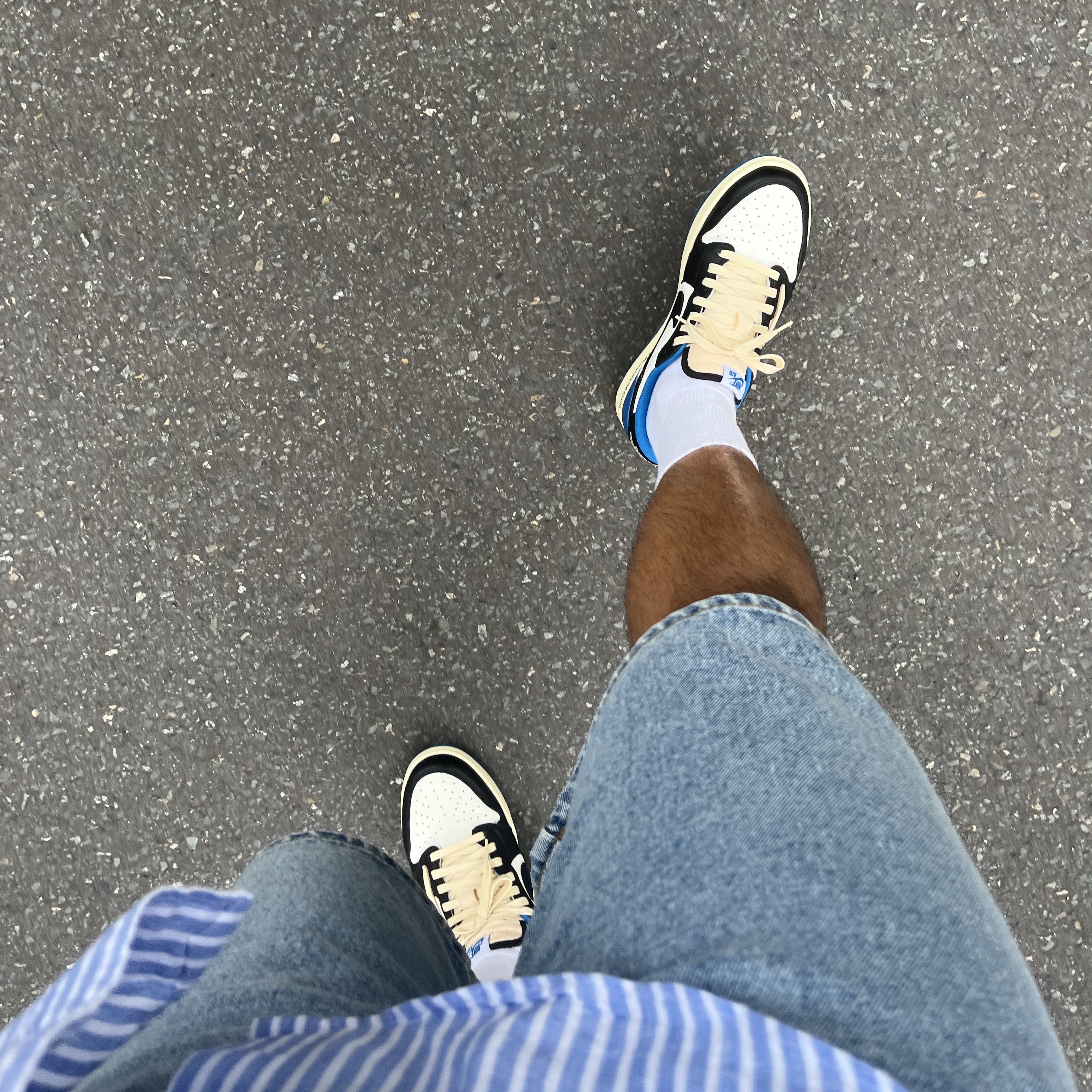 Jordan 1 x Travis Scott x Fragment Retro Low OG SP Military Blue 착용 스타일