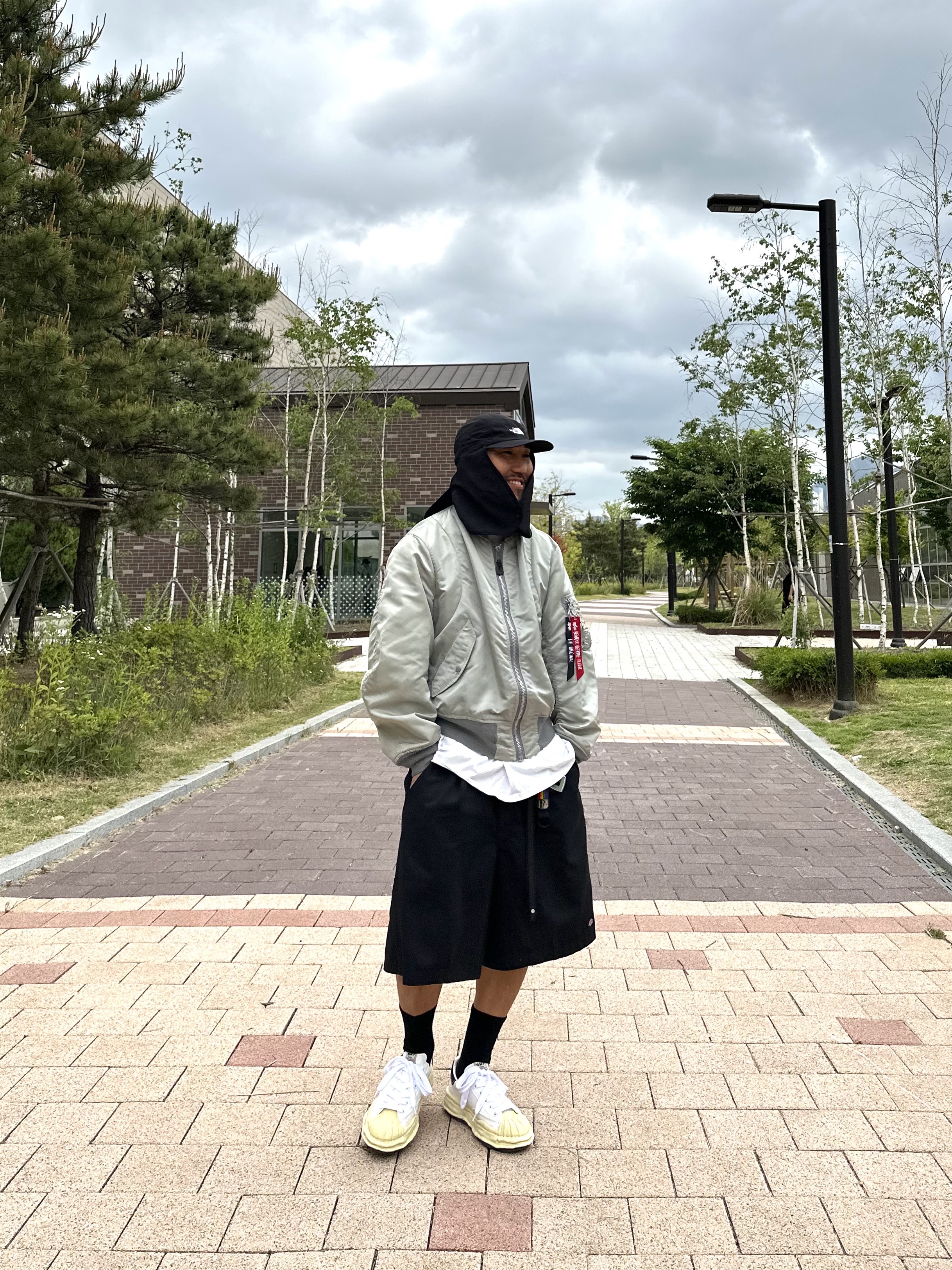 Maison Mihara Yasuhiro Blakey VL OG Sole Canvas Low-top Sneakers White, The North Face Eco Light Shield Cap Black 착용 스타일 - 3