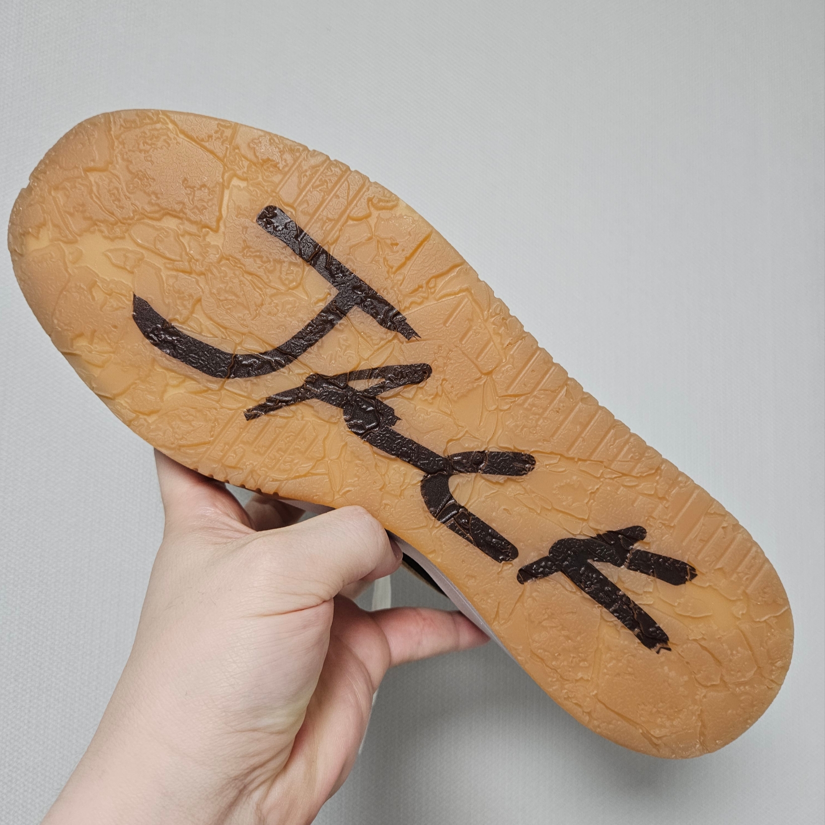 Jordan x Travis Scott Jumpman Jack TR Sail and Dark Mocha 착용 스타일 - 2