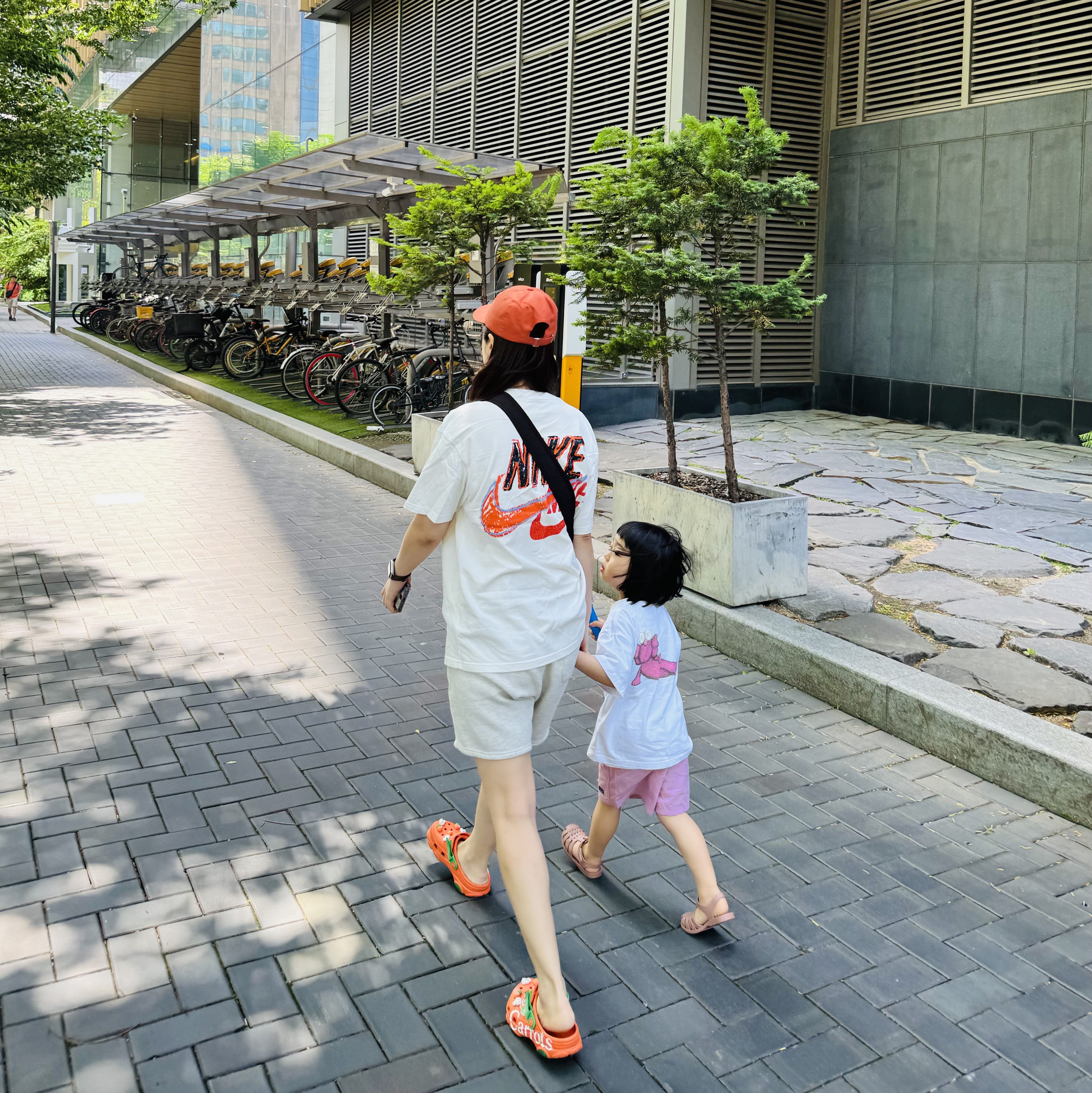 Stussy Basic Stock Low Pro Cap Dusty Orange, Nike M NRG Dunk '85 T-Shirt Sail - Asia 착용 스타일 - 1