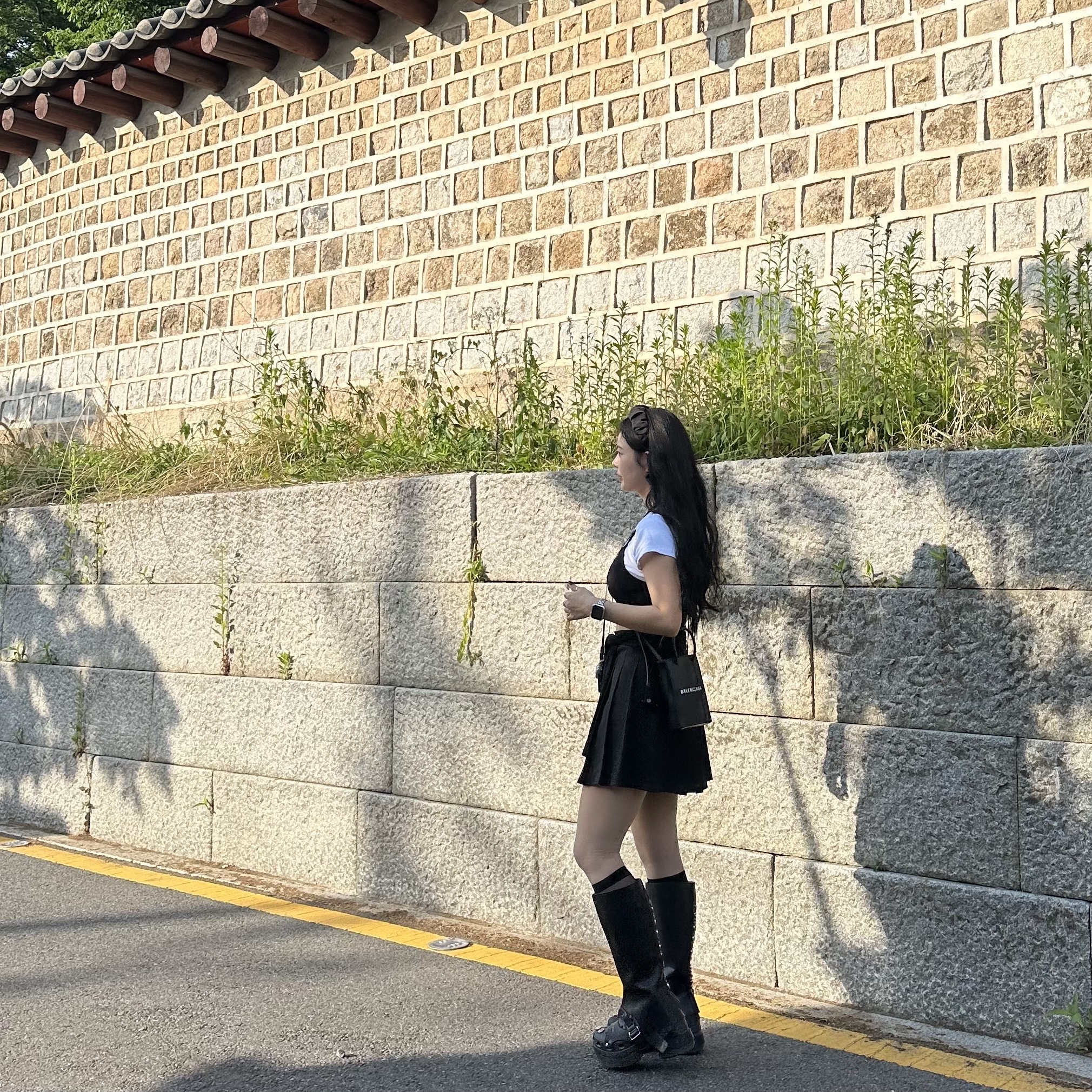 Crocs x Feng Chen Wang Siren Clog Black 착용 스타일 - 1