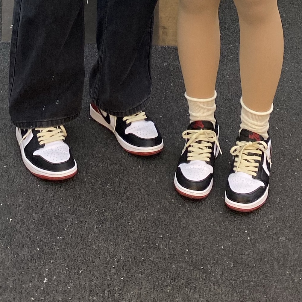 (GS) Jordan 1 Retro Low OG Black Toe, Jordan 1 Retro Low OG Black Toe 착용 스타일 - 1