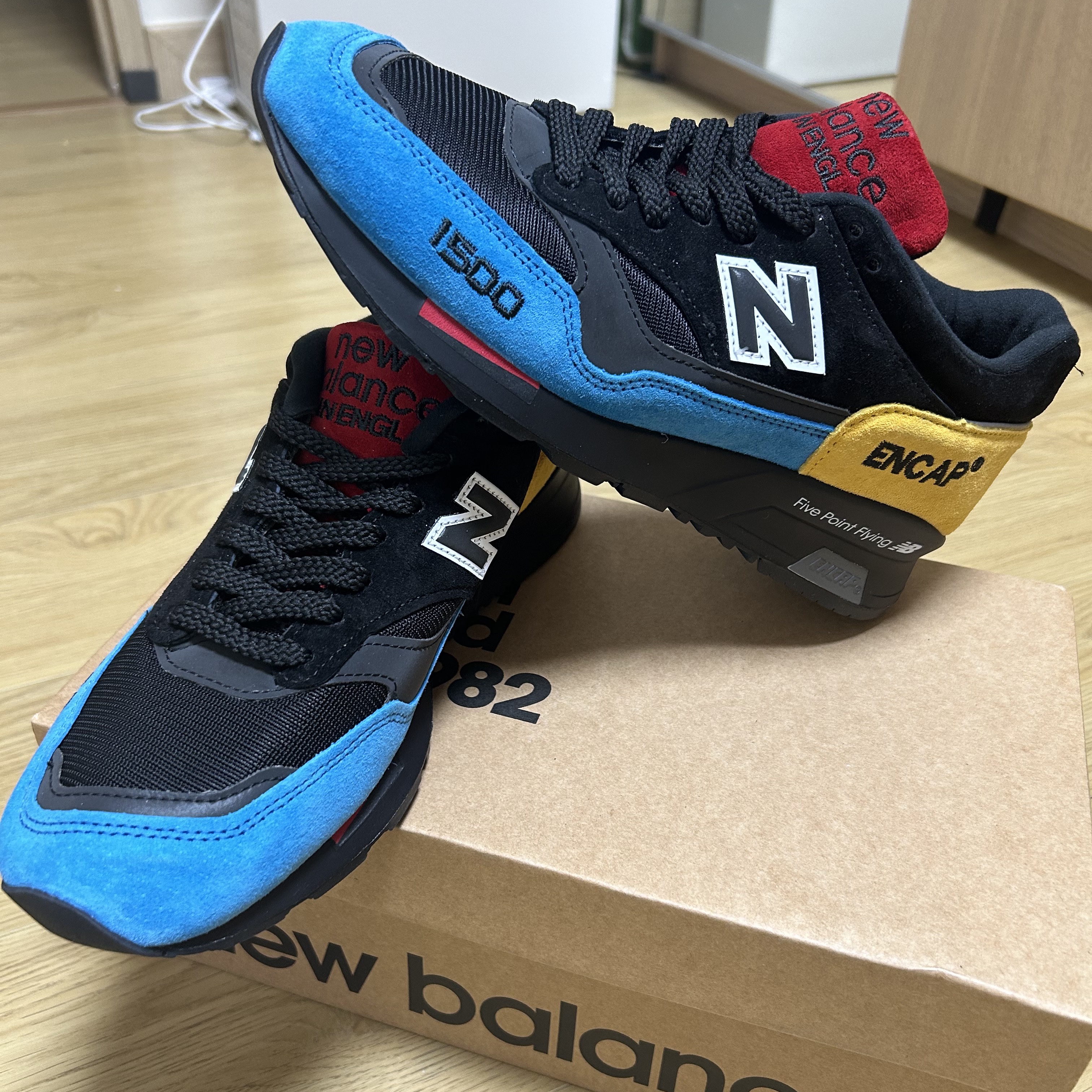 New Balance 1500 Made in UK Multi Black 착용 스타일 - 2
