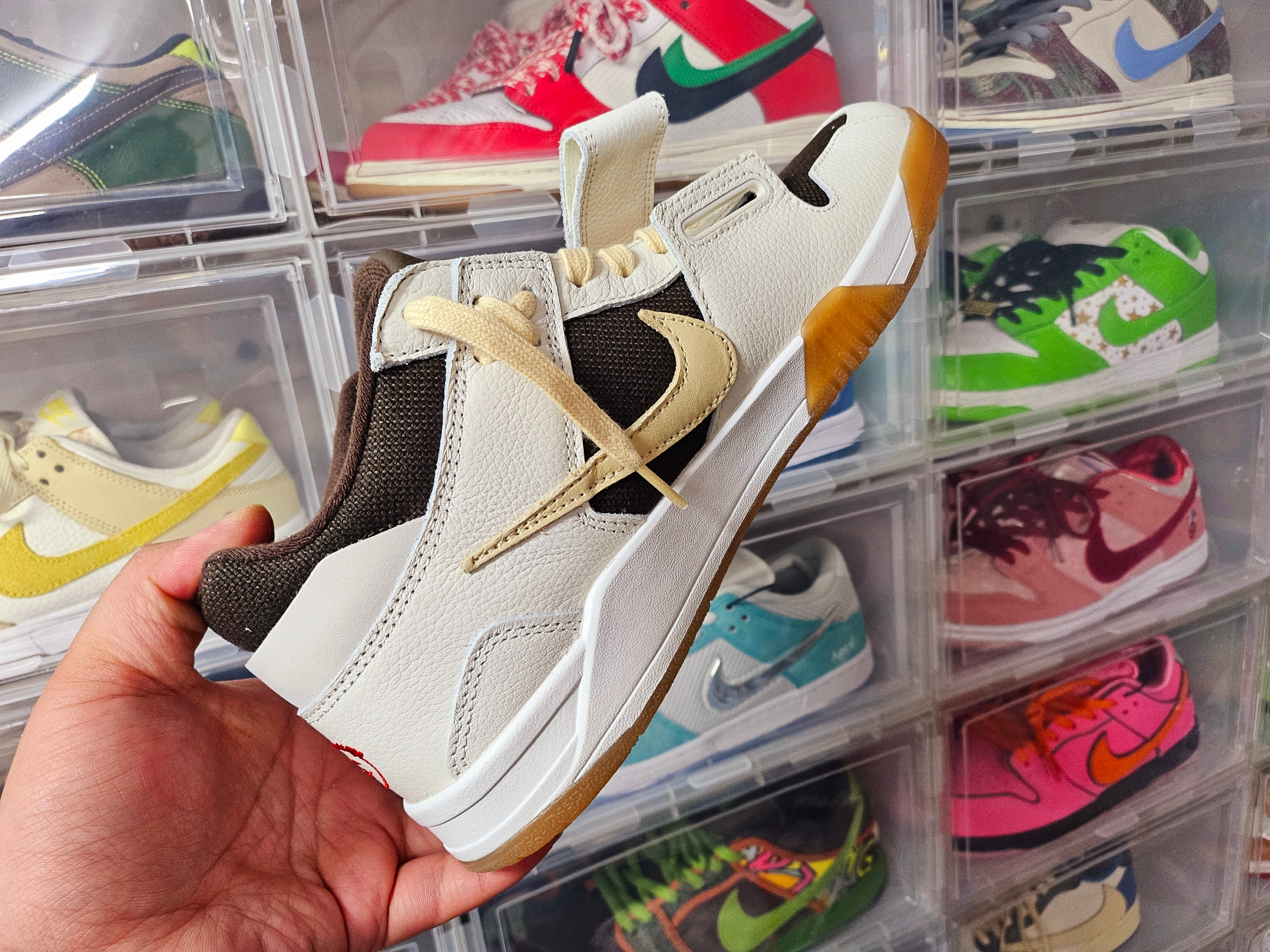 Jordan x Travis Scott Jumpman Jack TR Sail and Dark Mocha 착용 스타일 - 6