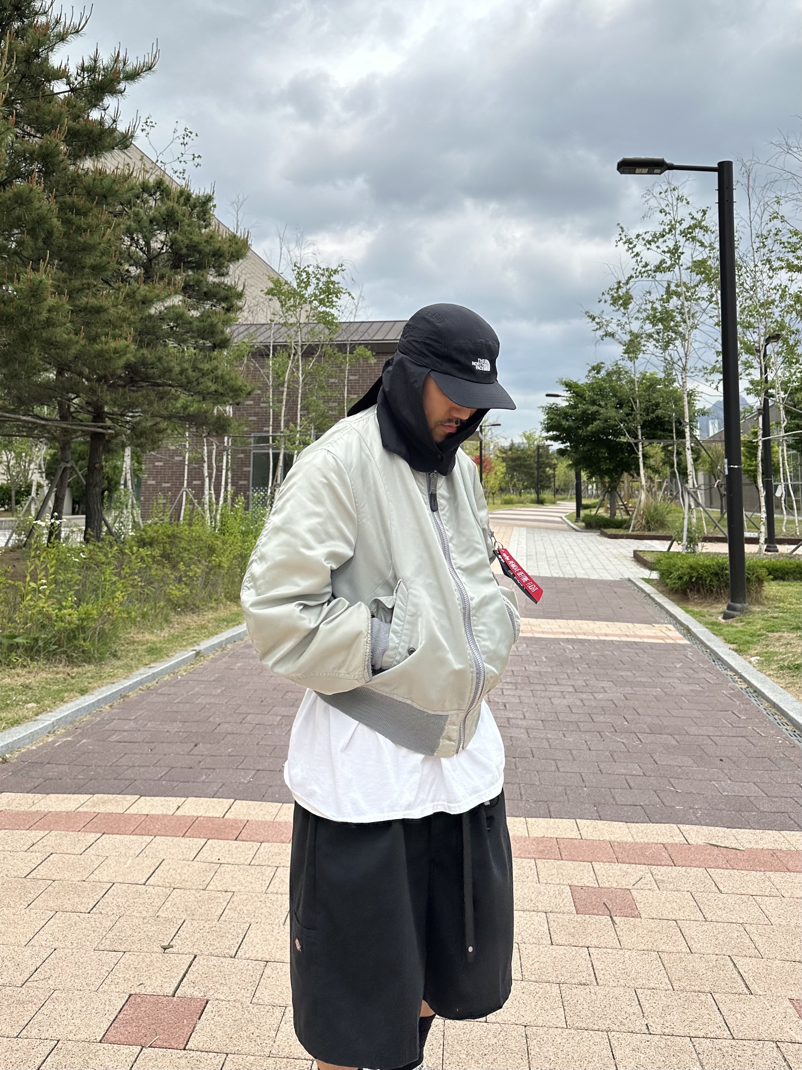 Maison Mihara Yasuhiro Blakey VL OG Sole Canvas Low-top Sneakers White, The North Face Eco Light Shield Cap Black 착용 스타일 - 4