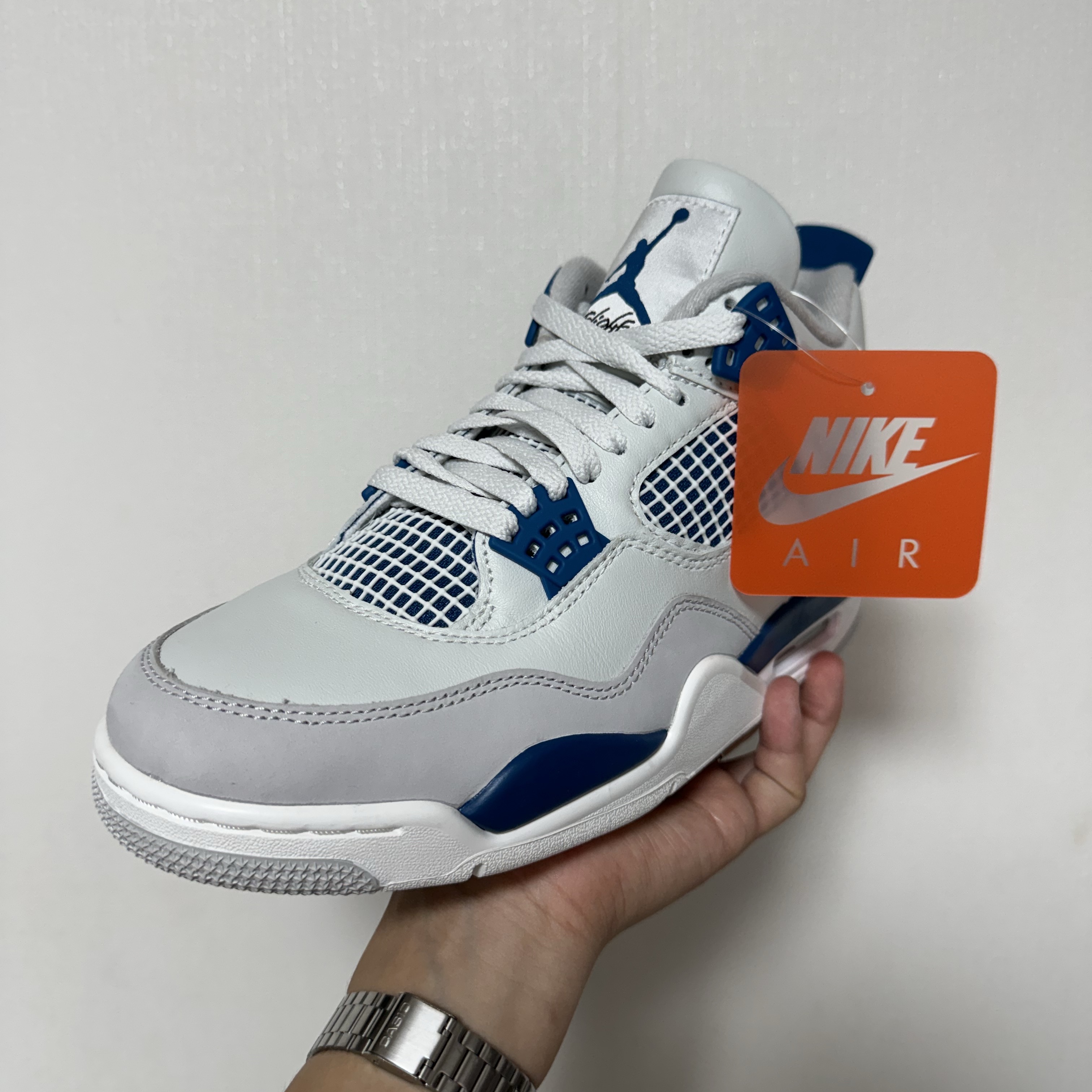 Jordan 4 Retro Industrial Blue 착용 스타일 - 1