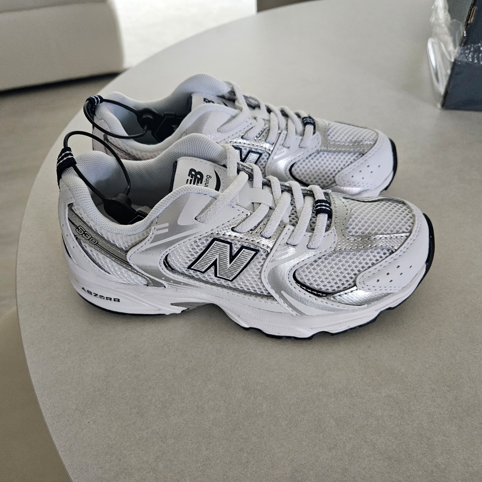 (PS) New Balance 530 White - W Wide 착용 스타일
