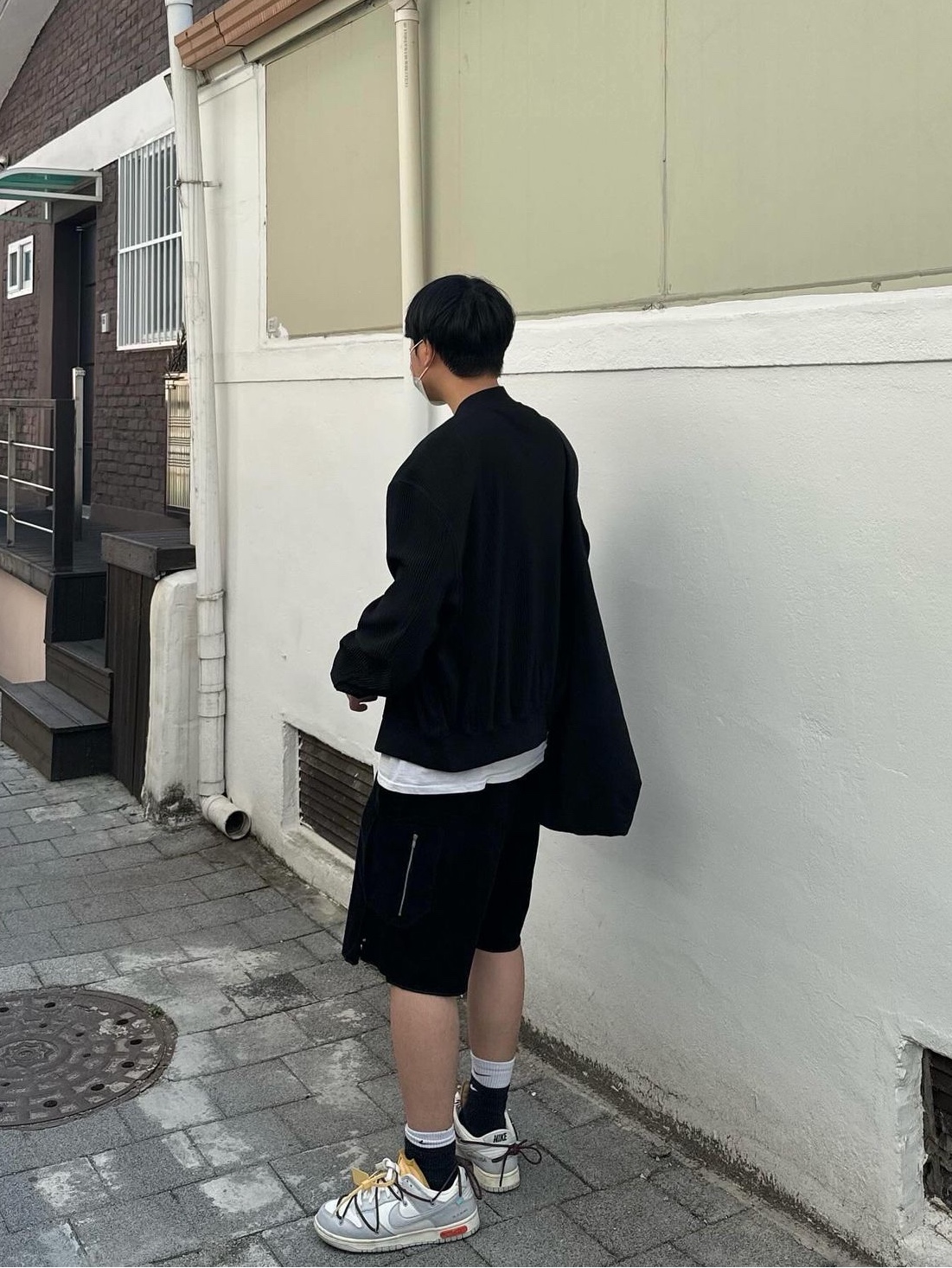Nike x Off-White Dunk Low The 50 - Lot 46, Roa Hiking Shoulder Bag Black 착용 스타일 - 3