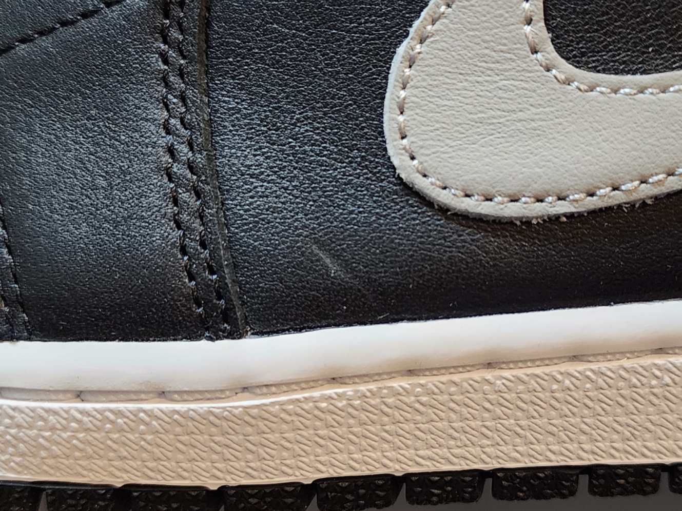 Jordan 1 Retro Low OG Shadow 착용 스타일 - 5