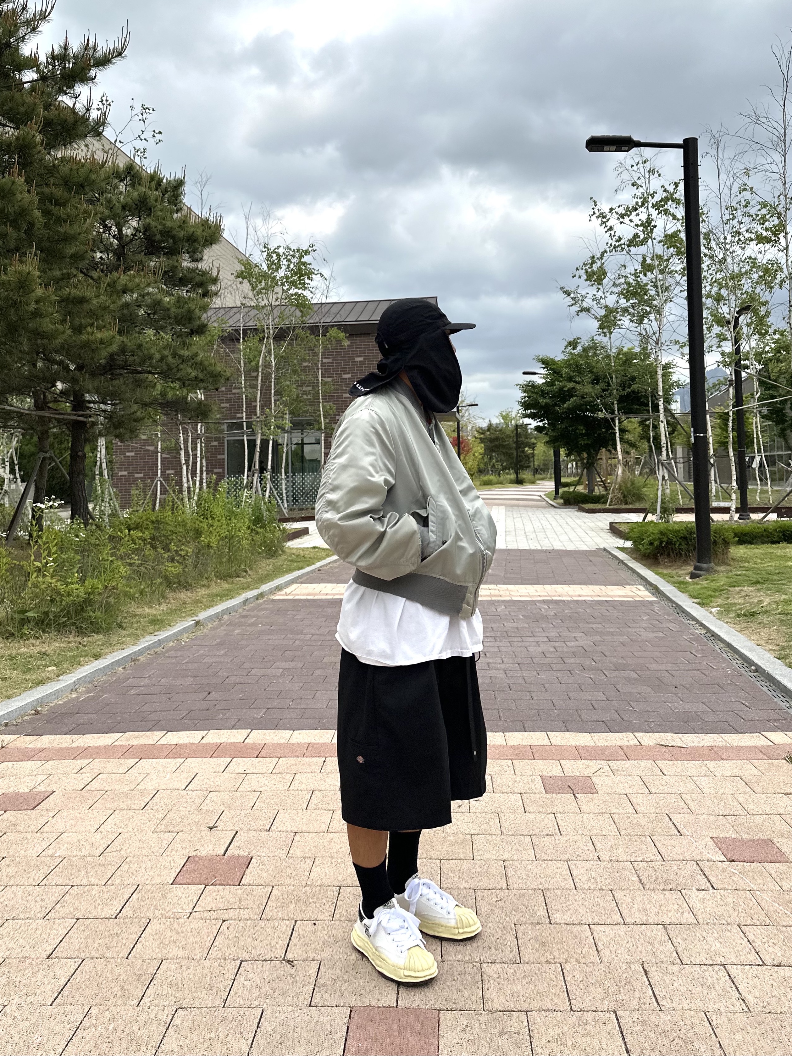 Maison Mihara Yasuhiro Blakey VL OG Sole Canvas Low-top Sneakers White, The North Face Eco Light Shield Cap Black 착용 스타일 - 5