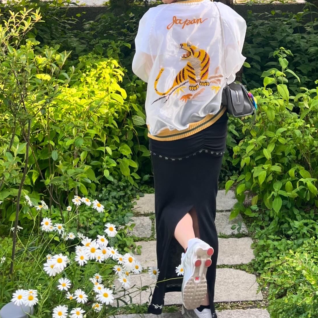 Kapital Sheer Pearl Mosquito Guard Souvenir Jacket Dark Blue, (W) Nike Shox R4 White Metallic Silver 착용 스타일 - 1