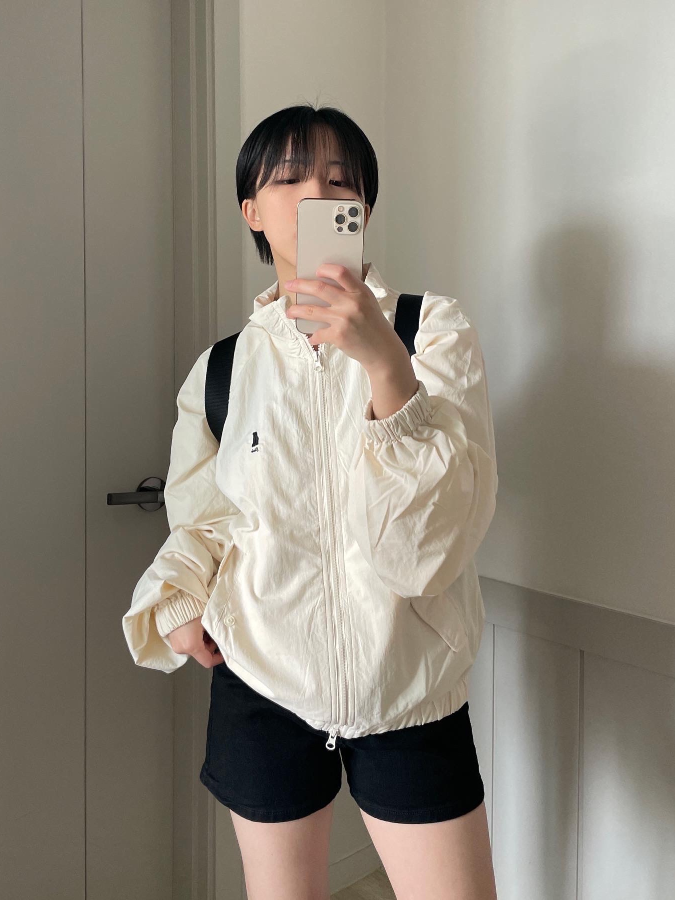 Prada Re-Nylon Small Backpack Black 착용 스타일 - 2