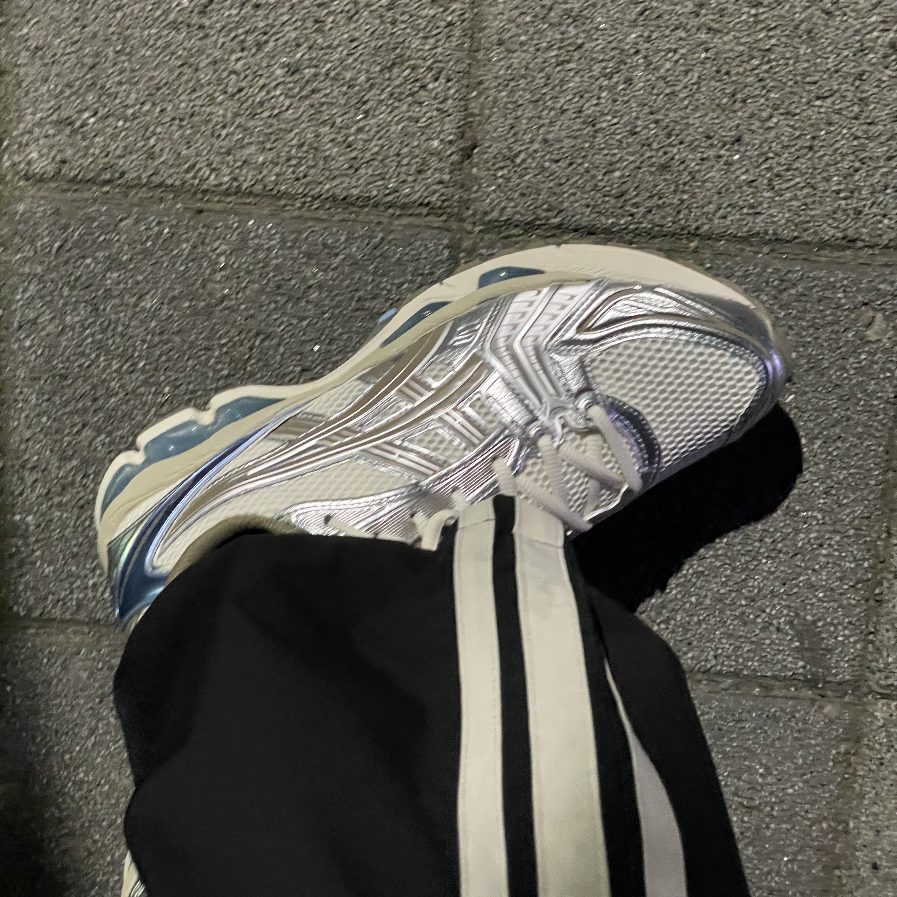 (W) Asics Gel-Kayano 14 Cream Pepper 착용 스타일 - 6