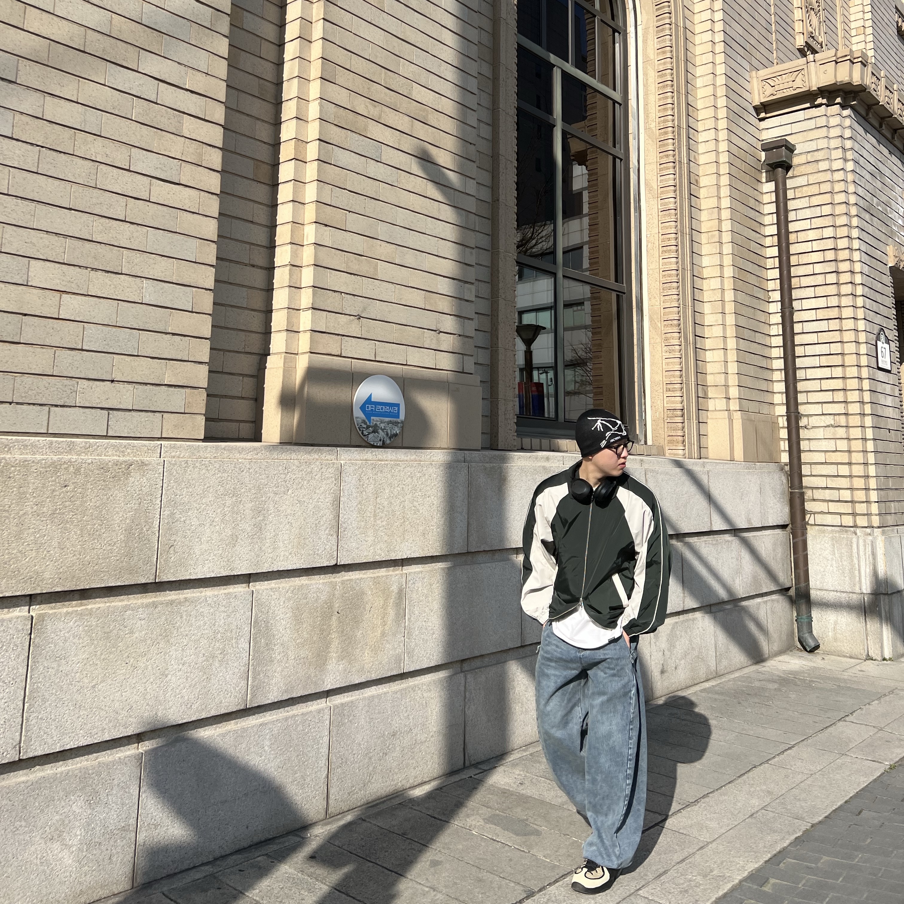 Arc'teryx Bird Head Toque Orca, Nike x Stussy Air Penny II Rattan and Limestone 착용 스타일